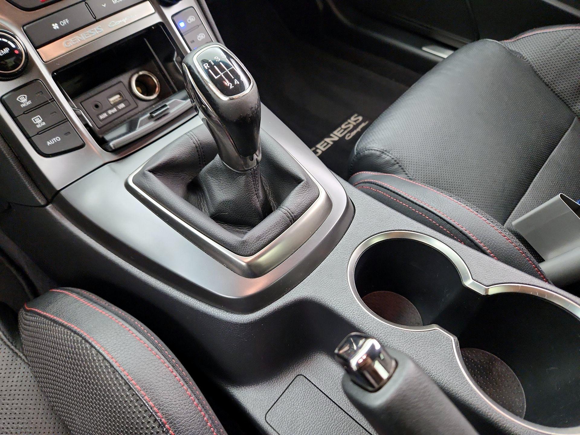 Thumbnail: 2016 Hyundai Genesis - 16