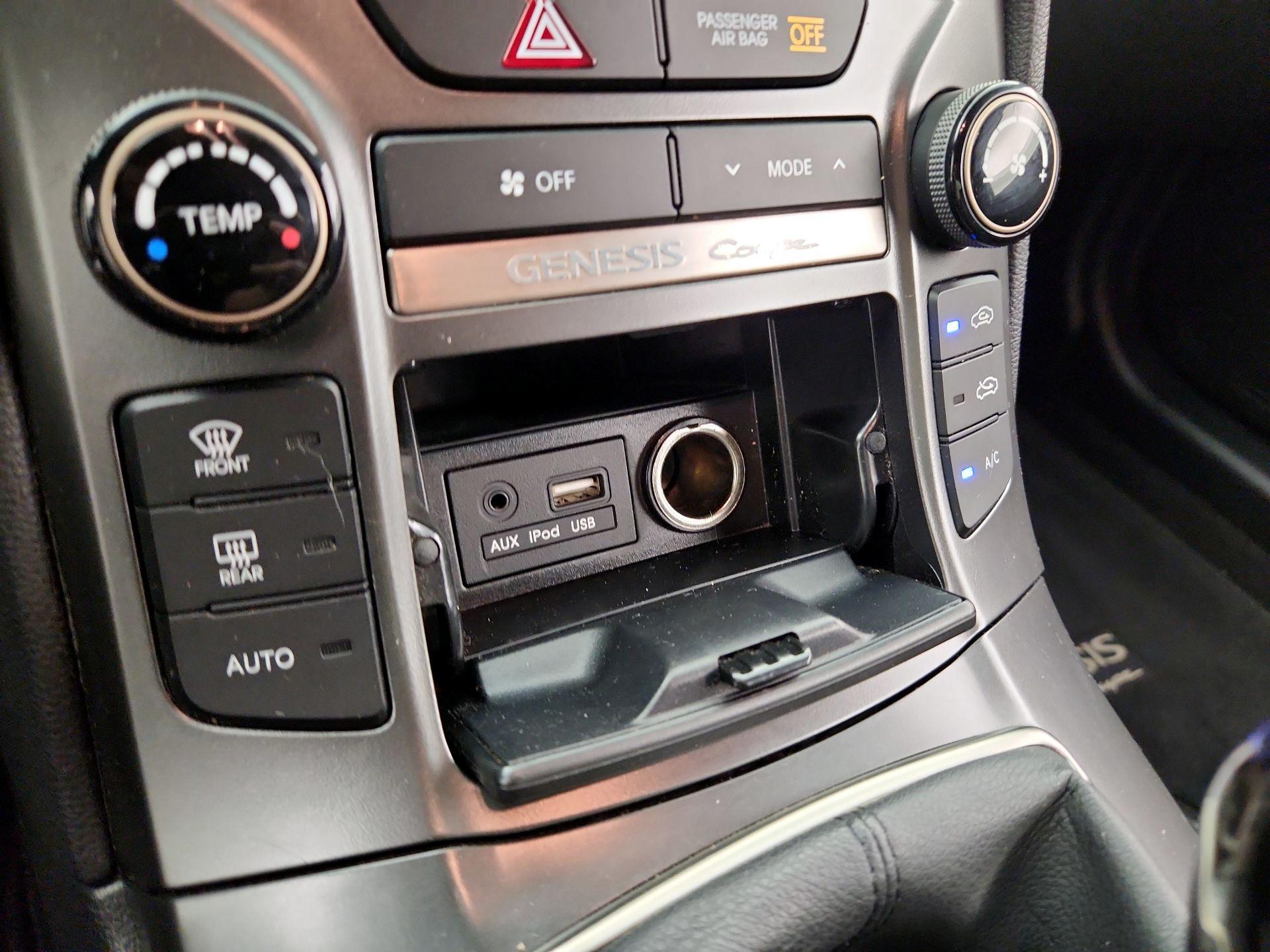 Thumbnail: 2016 Hyundai Genesis - 17