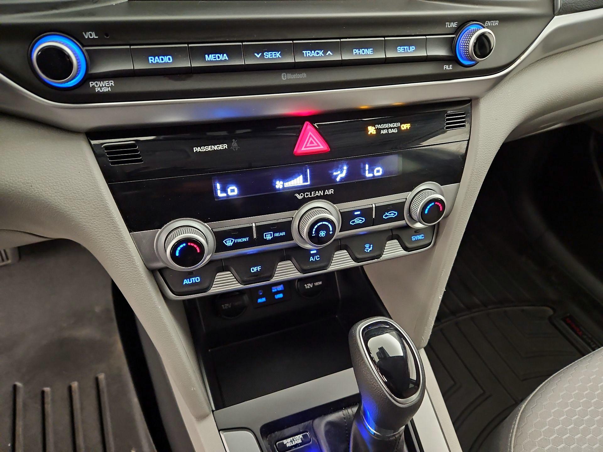 Thumbnail: 2020 Hyundai Elantra - 16