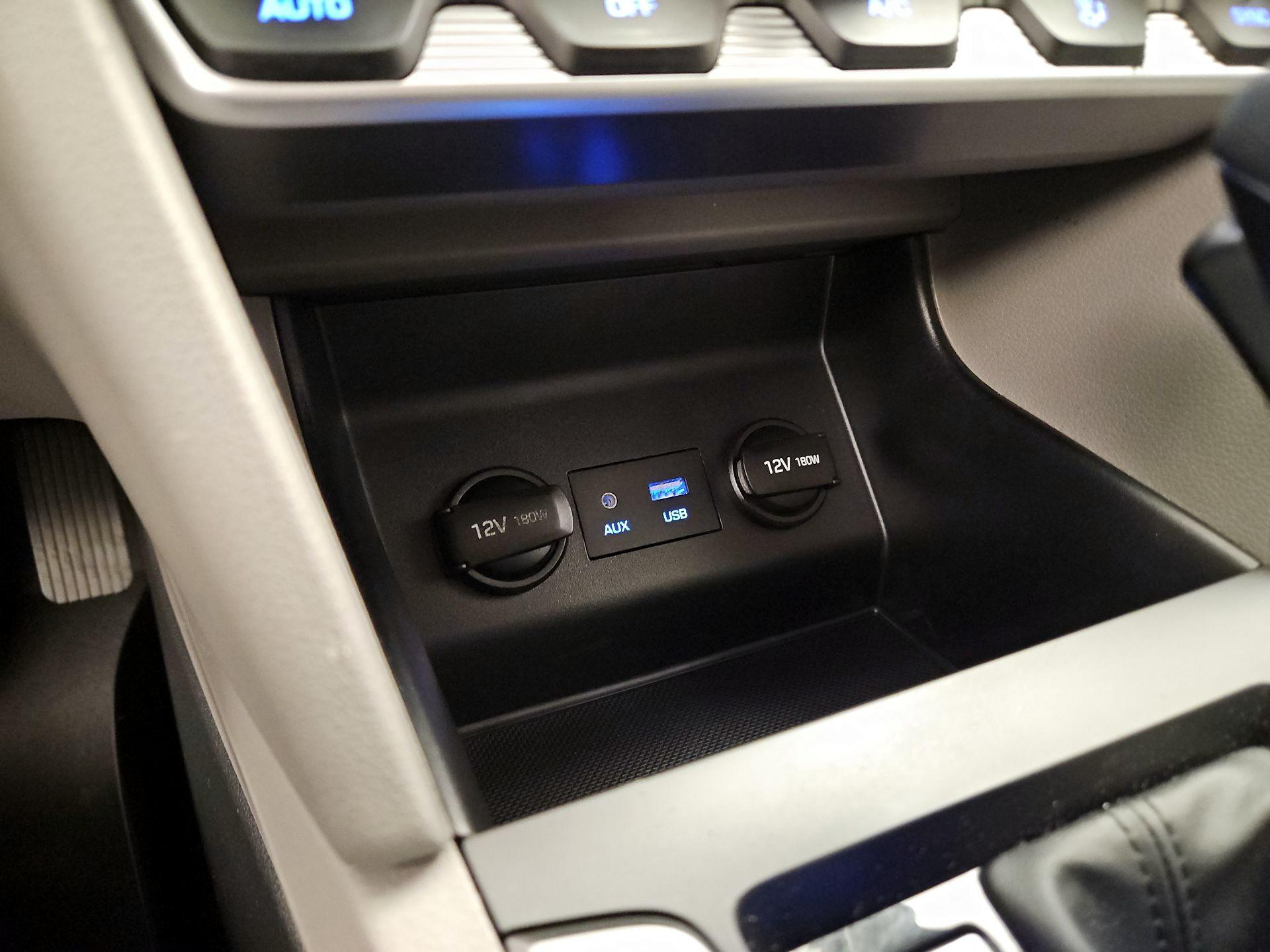 Thumbnail: 2020 Hyundai Elantra - 18