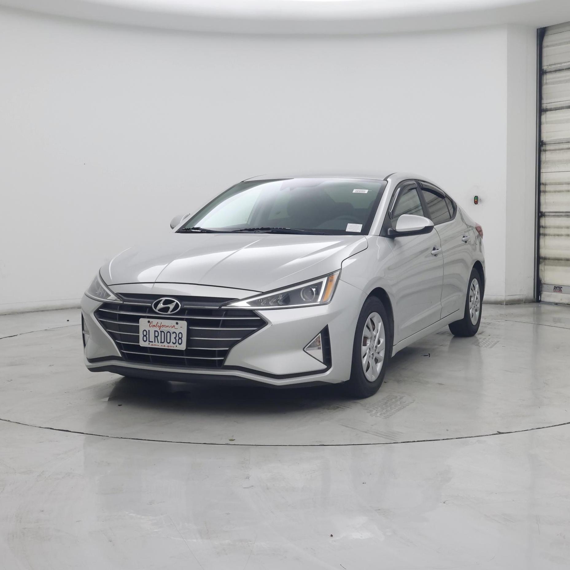 Thumbnail: 2020 Hyundai Elantra - 4
