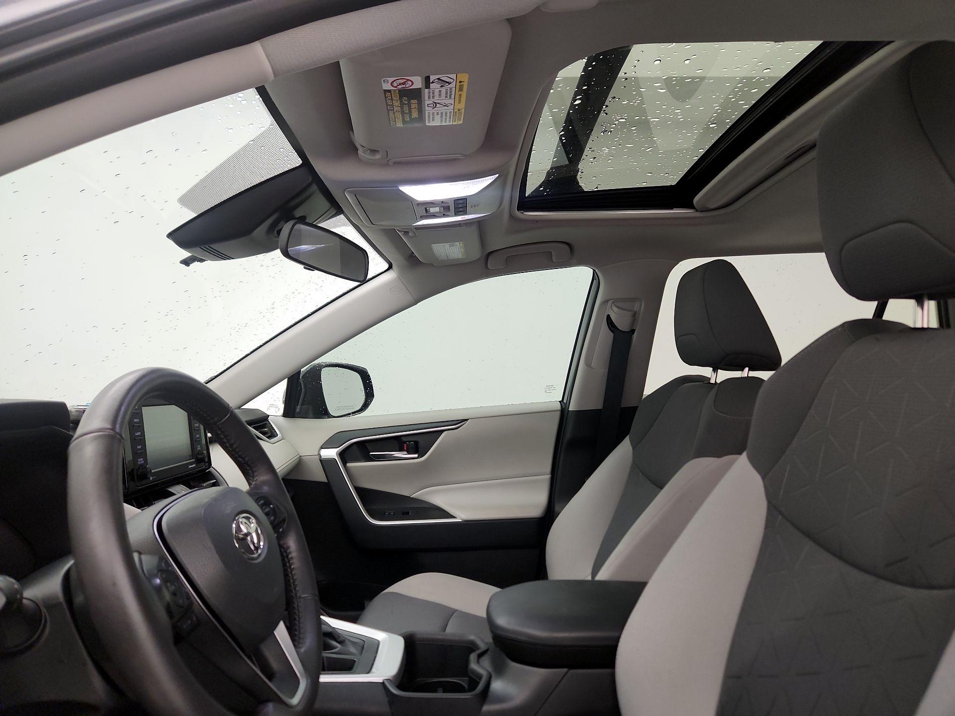 Thumbnail: 2022 Toyota RAV4 - 19