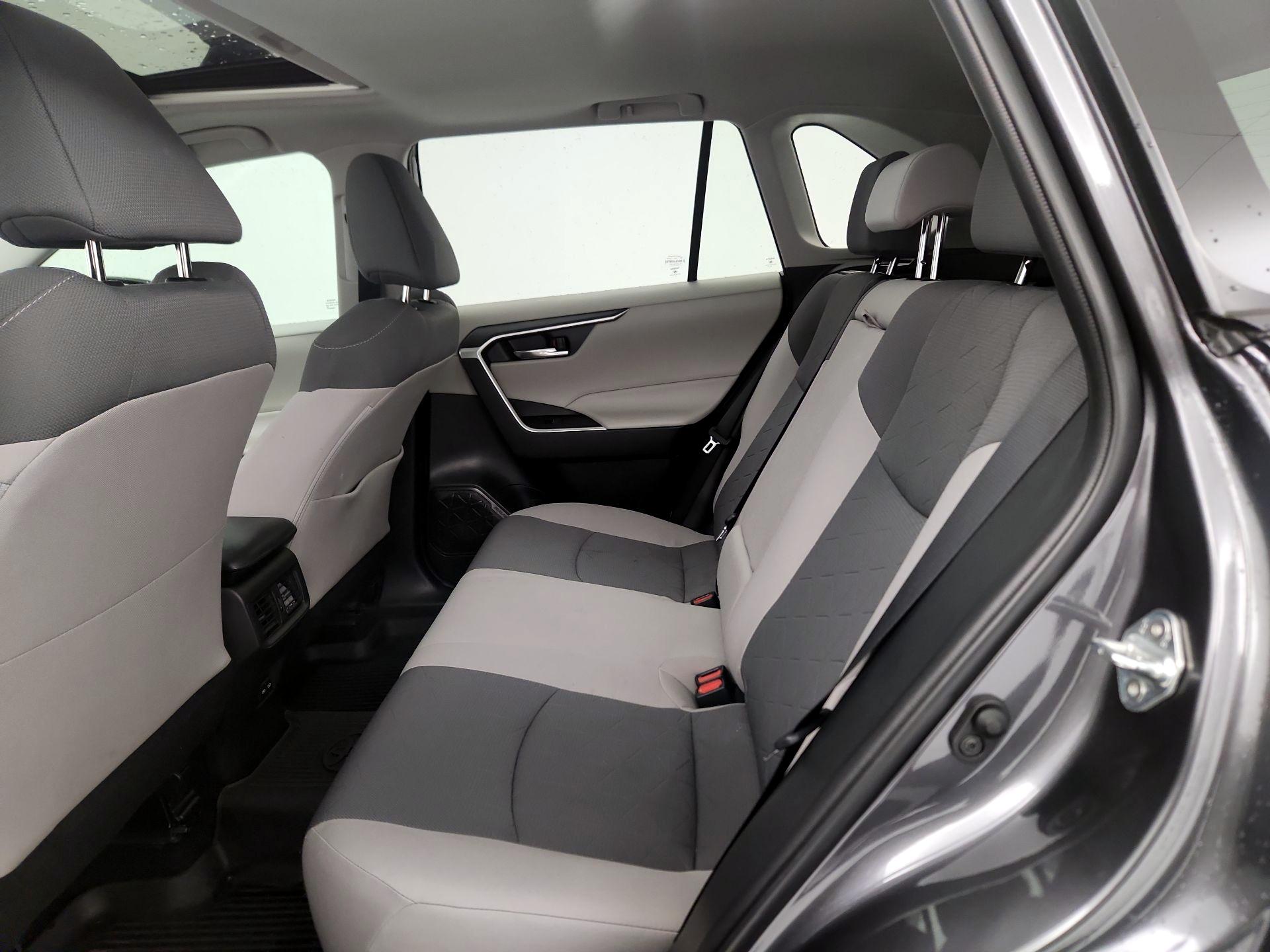 Thumbnail: 2022 Toyota RAV4 - 20