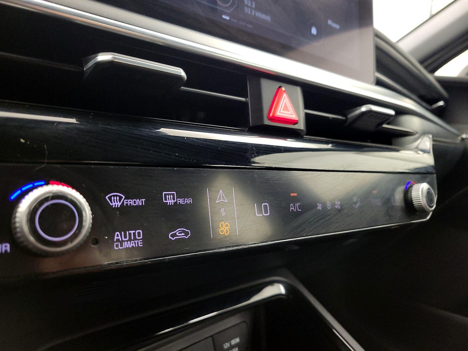 2025 Kia K5 GT-Line - Photo 18