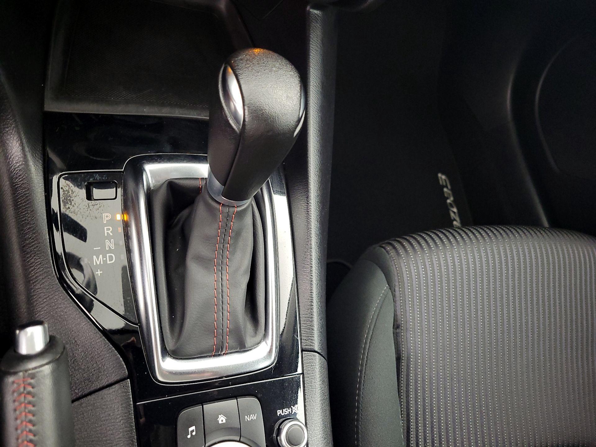 Thumbnail: 2015 Mazda Mazda3 - 17