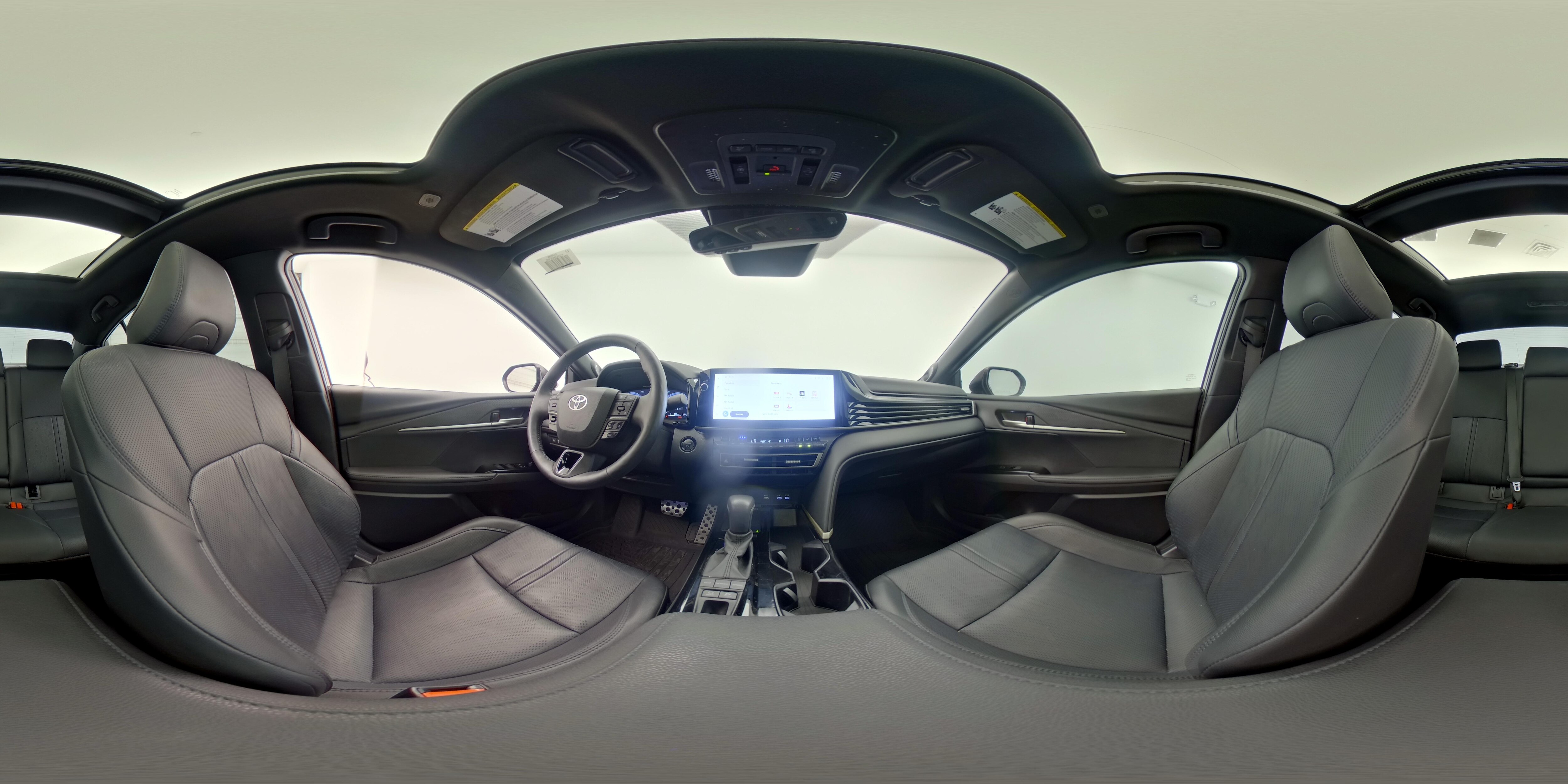 2025 Toyota Camry XSE - Photo 25