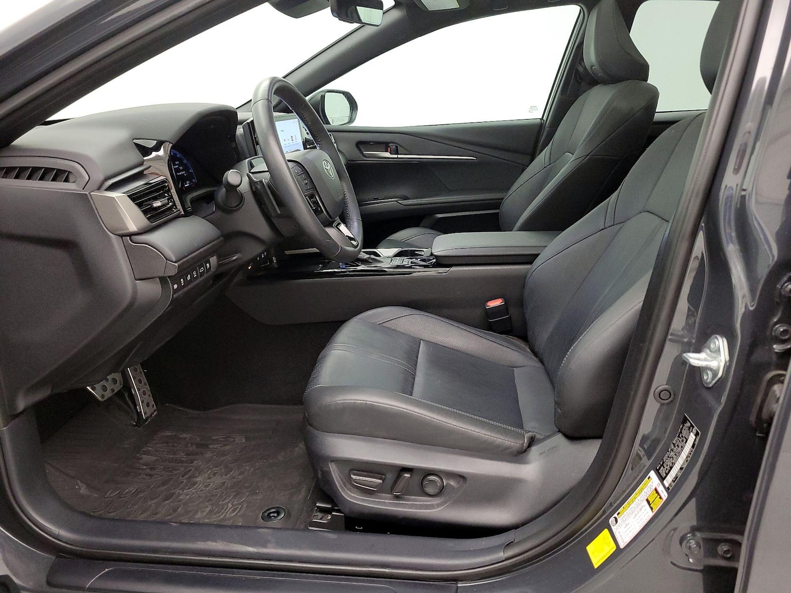 2025 Toyota Camry XSE - Photo 12