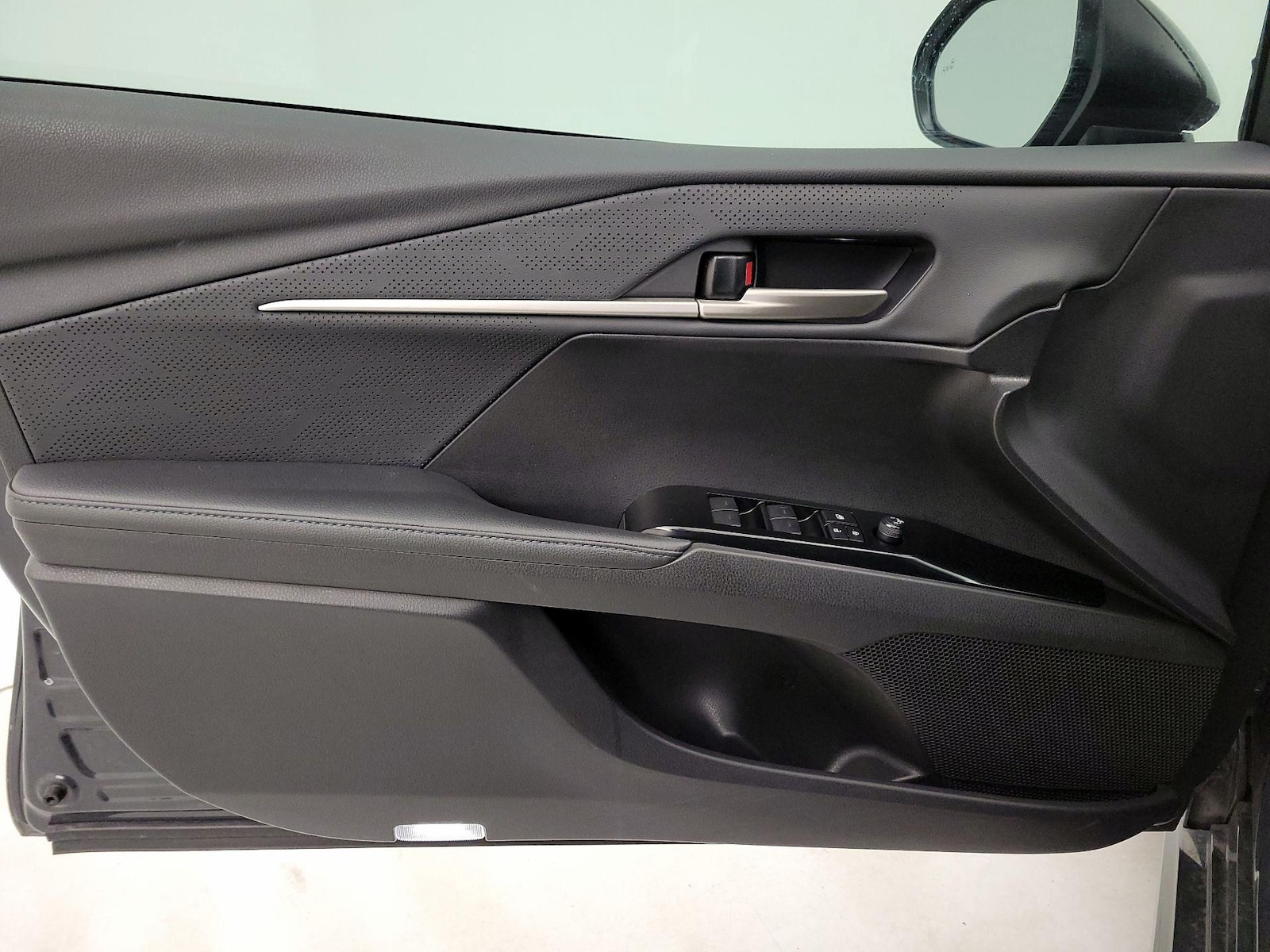 2025 Toyota Camry XSE - Photo 13