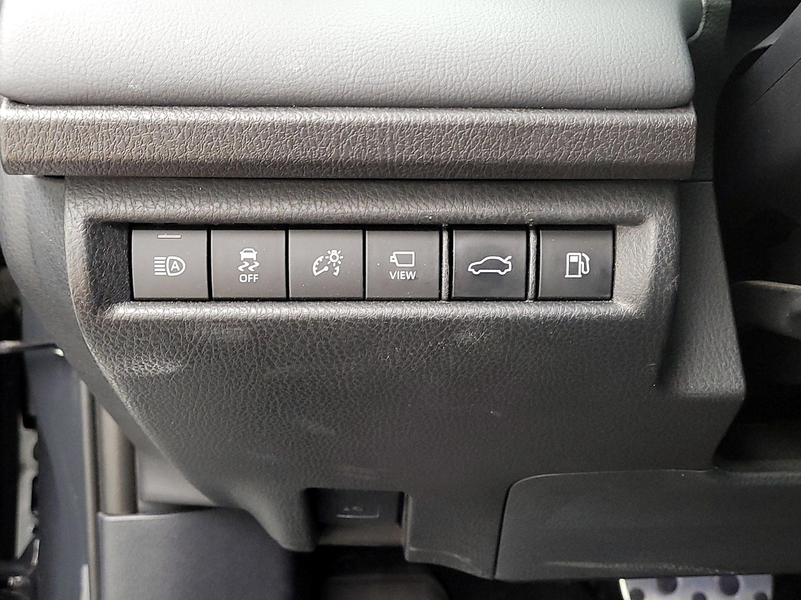 2025 Toyota Camry XSE - Photo 14