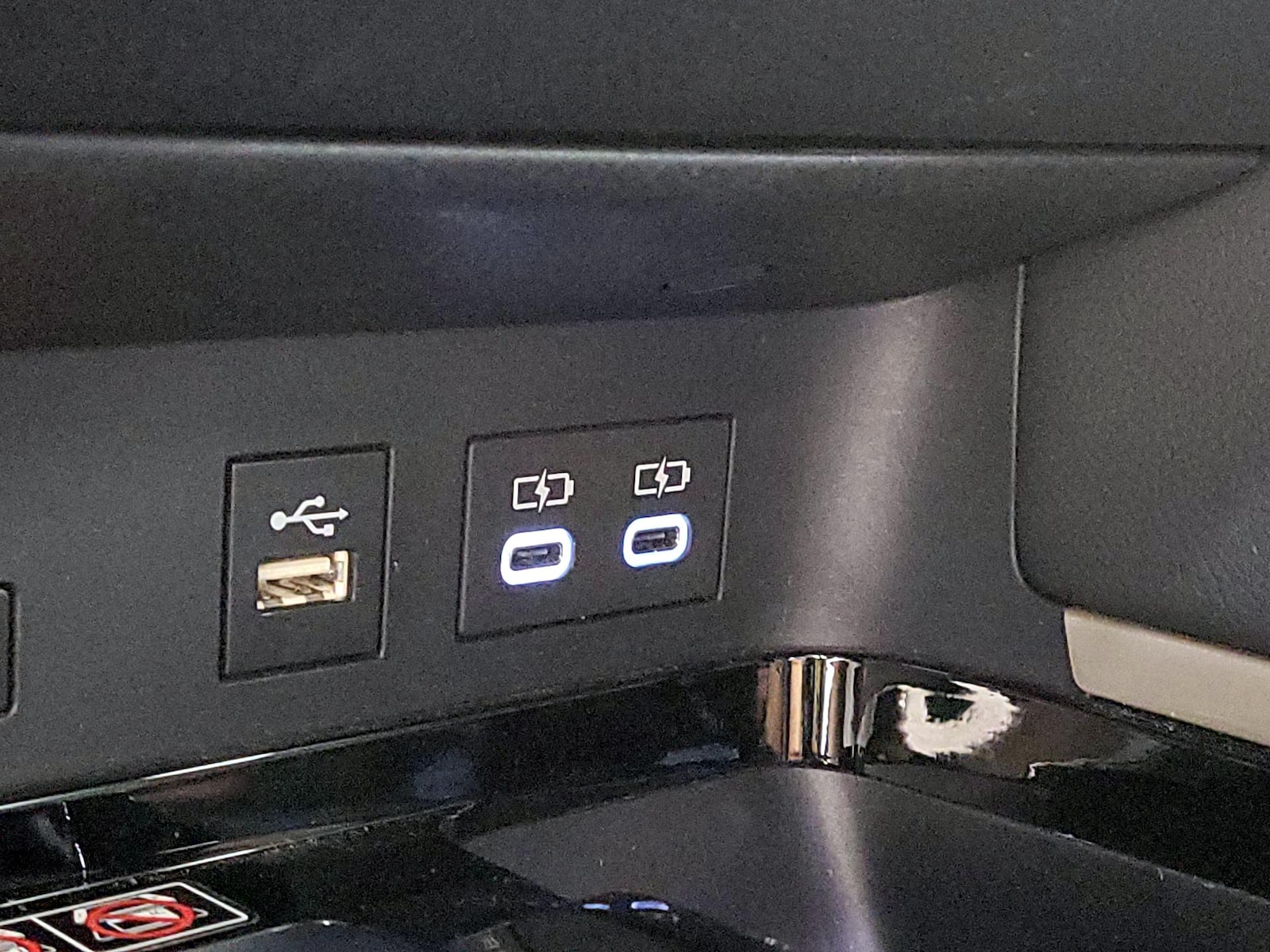 2025 Toyota Camry XSE - Photo 19