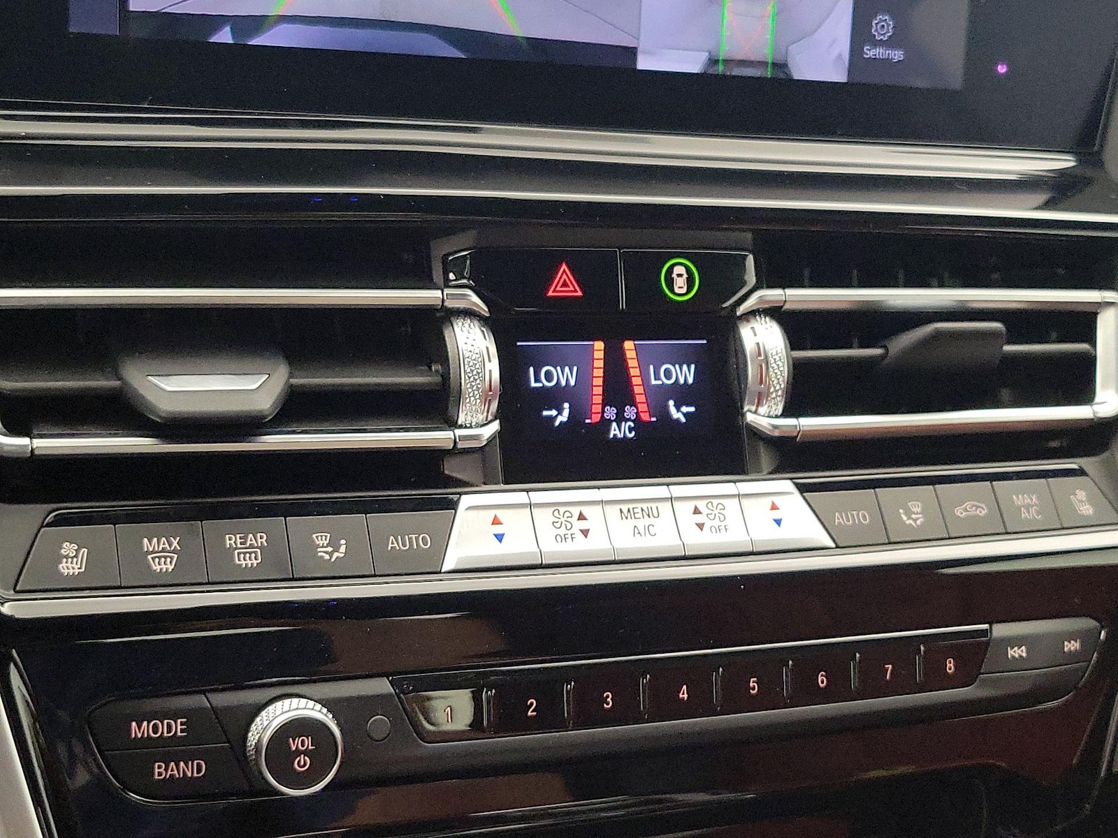 2019 BMW 8 Series M850i - Photo 17