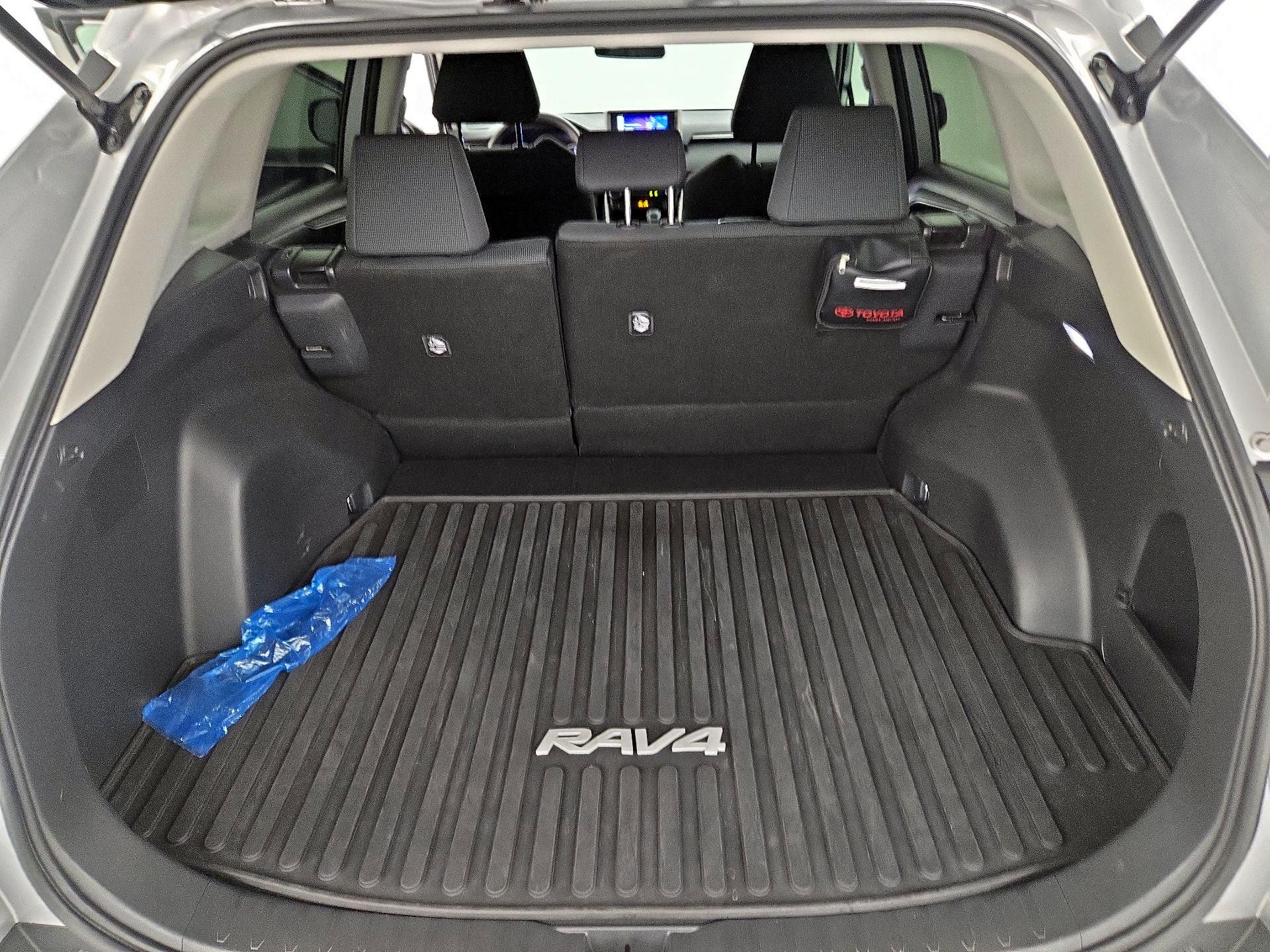 Thumbnail: 2023 Toyota RAV4 - 20