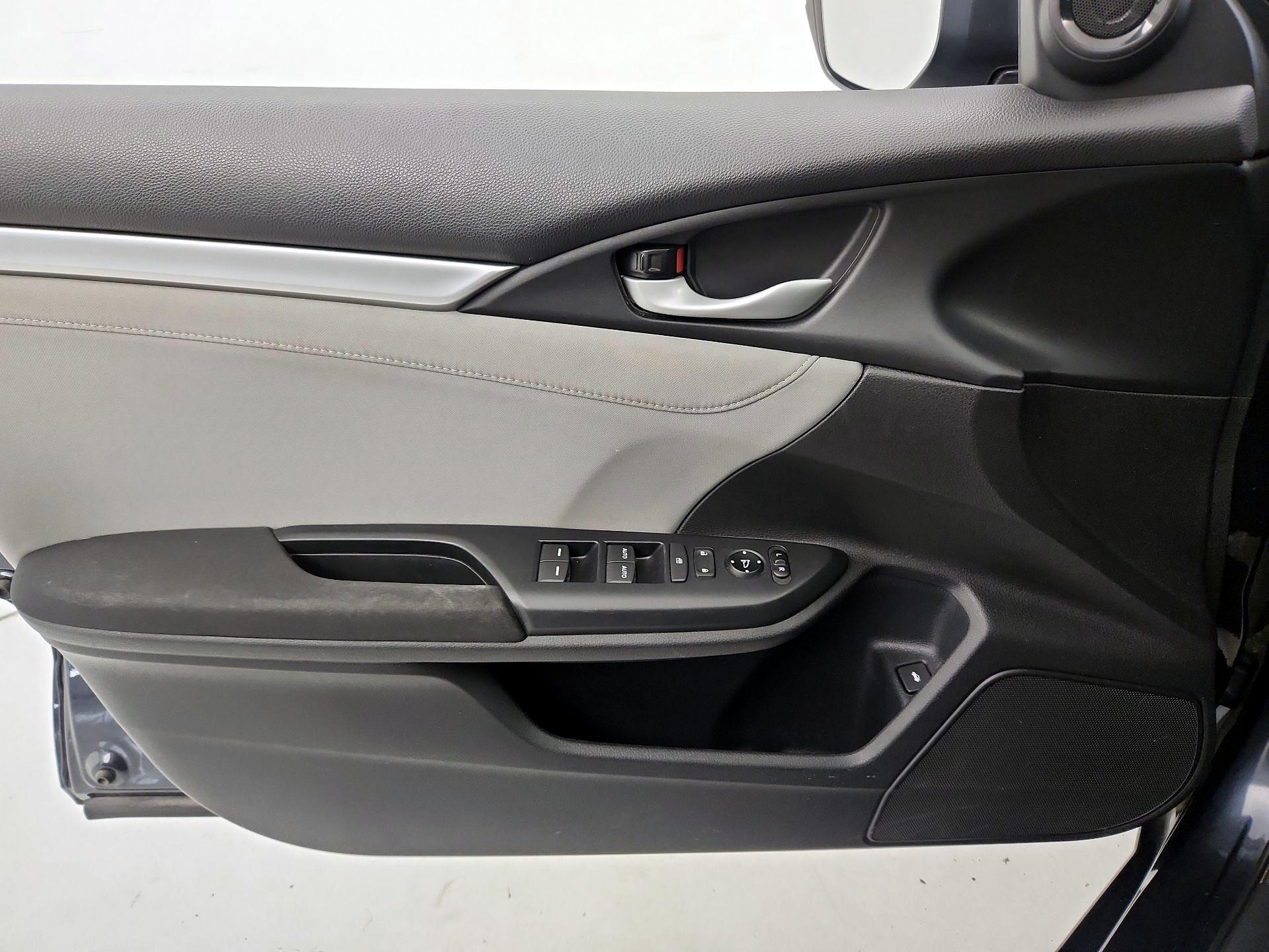 Thumbnail: 2016 Honda Civic - 12