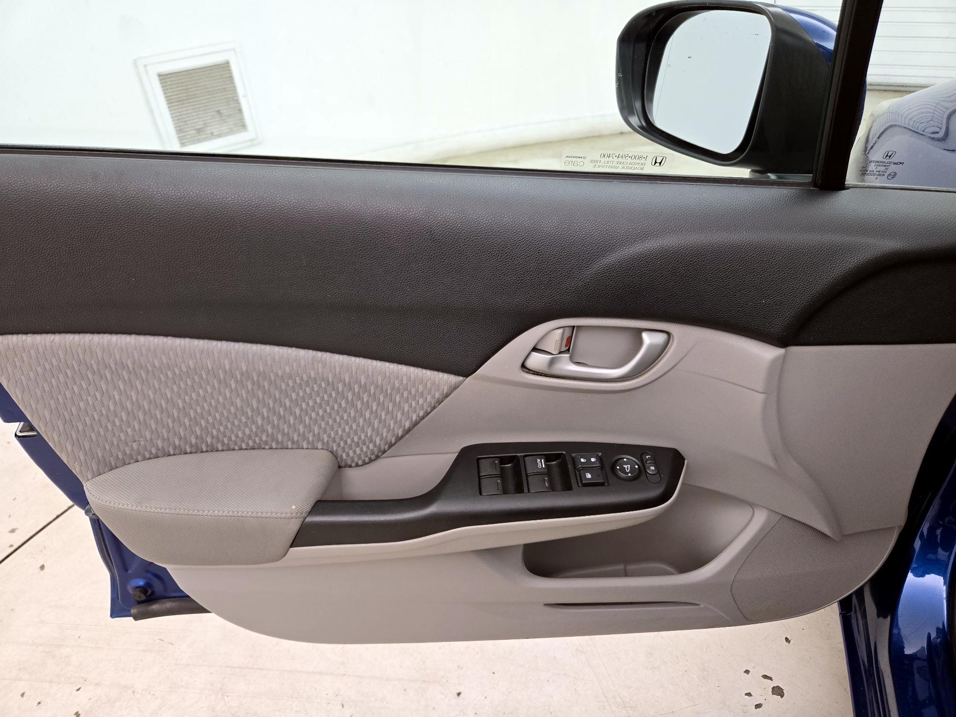 Thumbnail: 2015 Honda Civic - 12