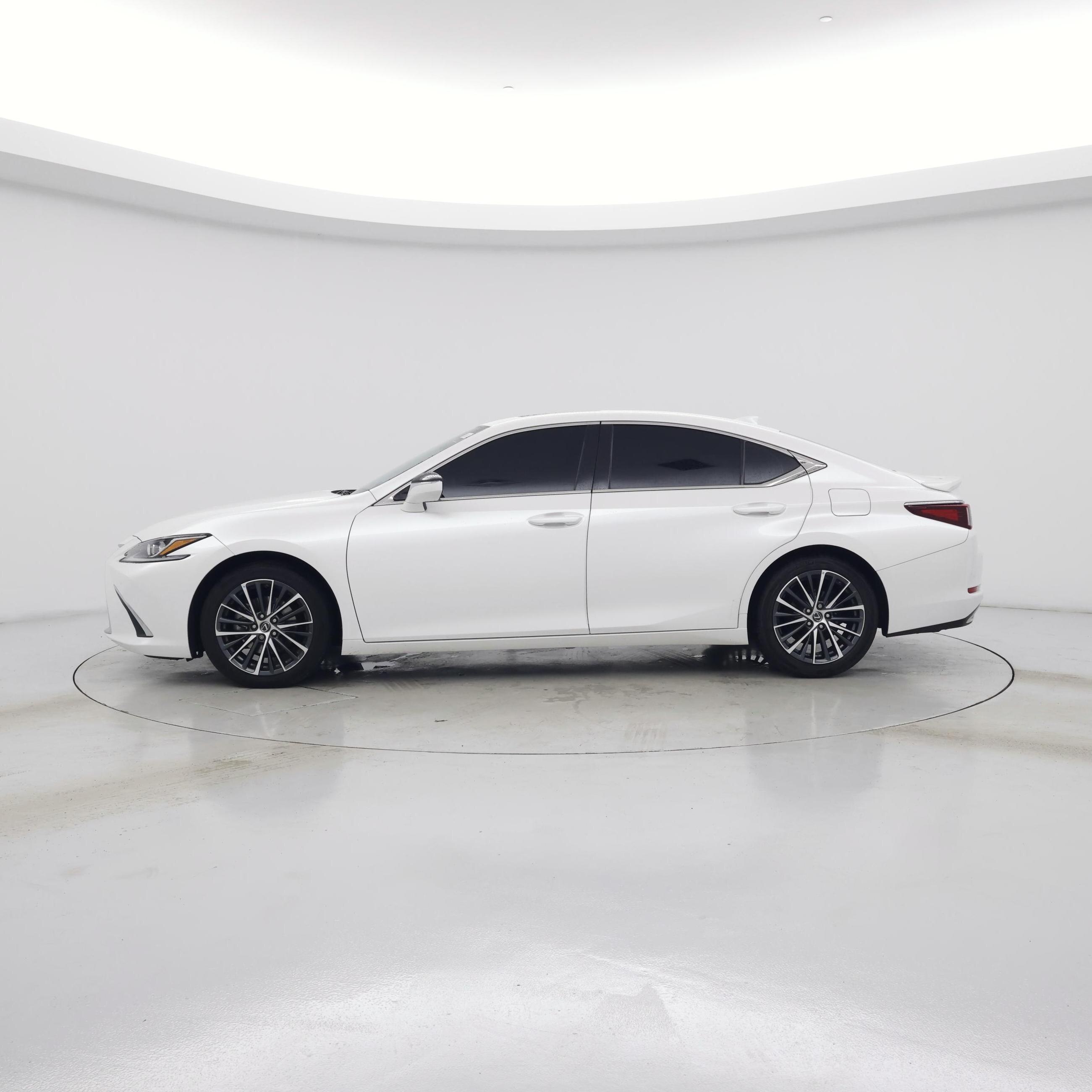Thumbnail: 2023 Lexus ES - 3