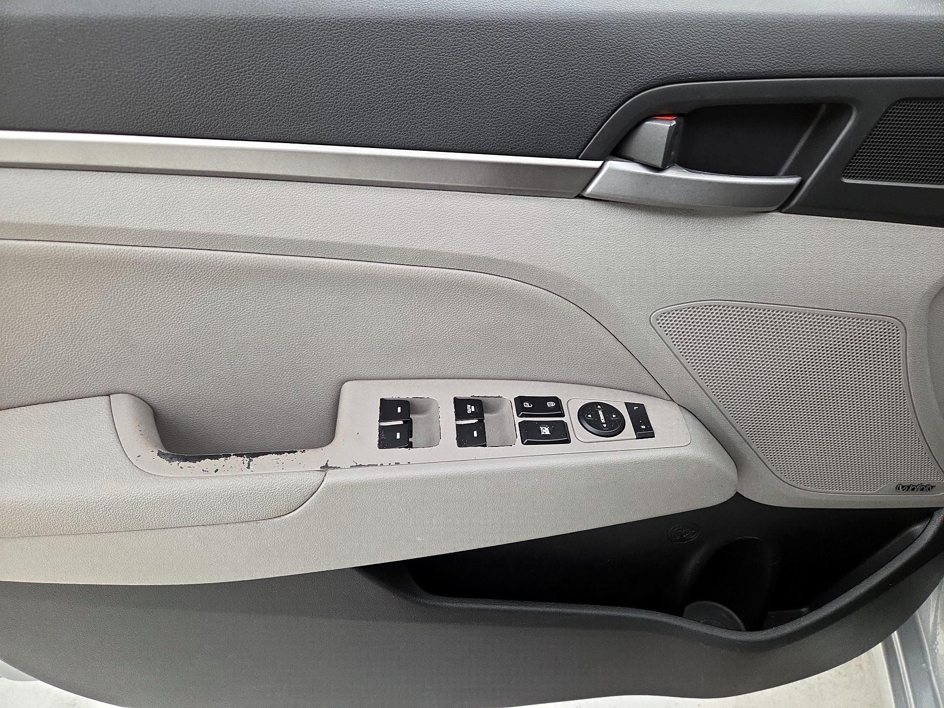Thumbnail: 2017 Hyundai Elantra - 12