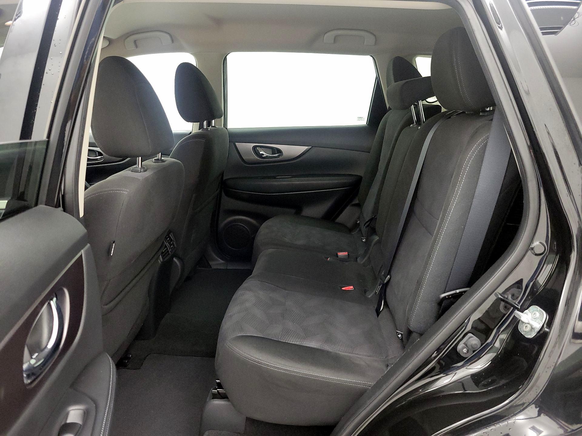 Thumbnail: 2015 Nissan Rogue - 19
