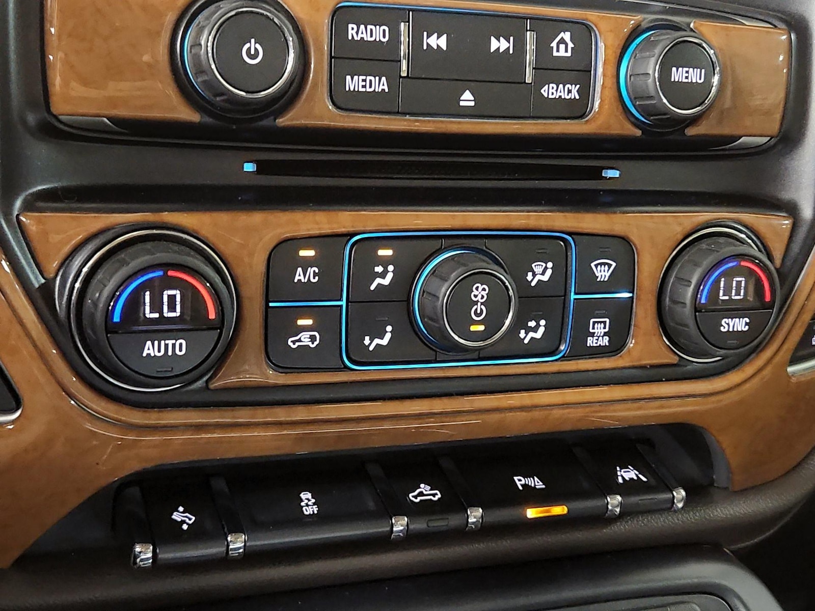 2017 GMC Sierra 1500 SLT - Photo 18