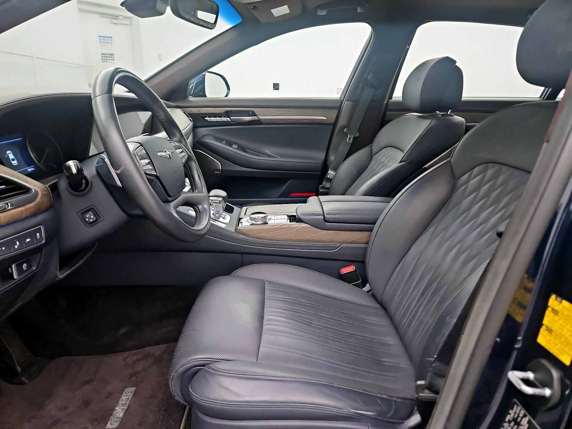 Thumbnail: 2021 Genesis G90 - 9