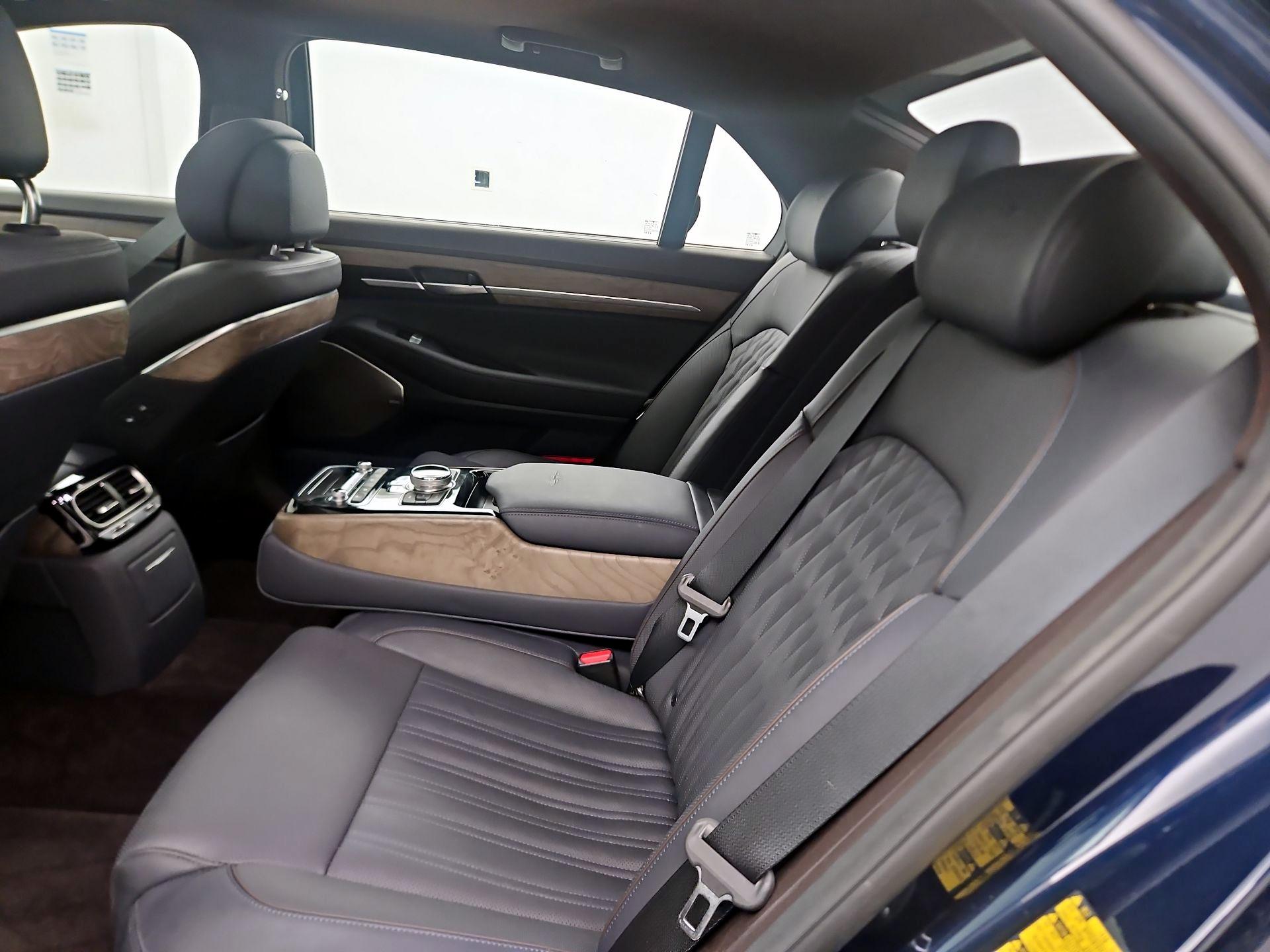 Thumbnail: 2021 Genesis G90 - 18