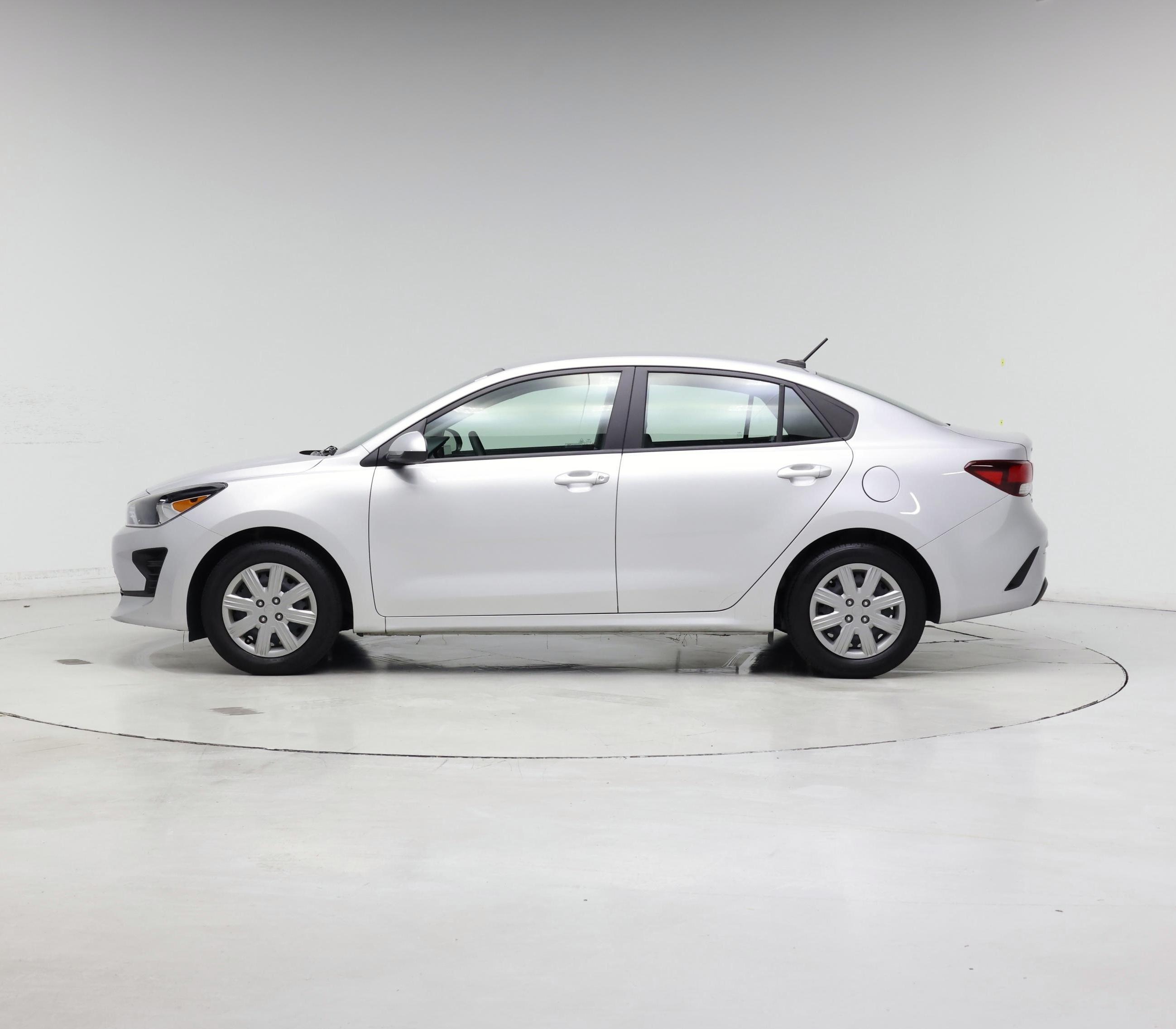 Thumbnail: 2023 Kia Rio - 3