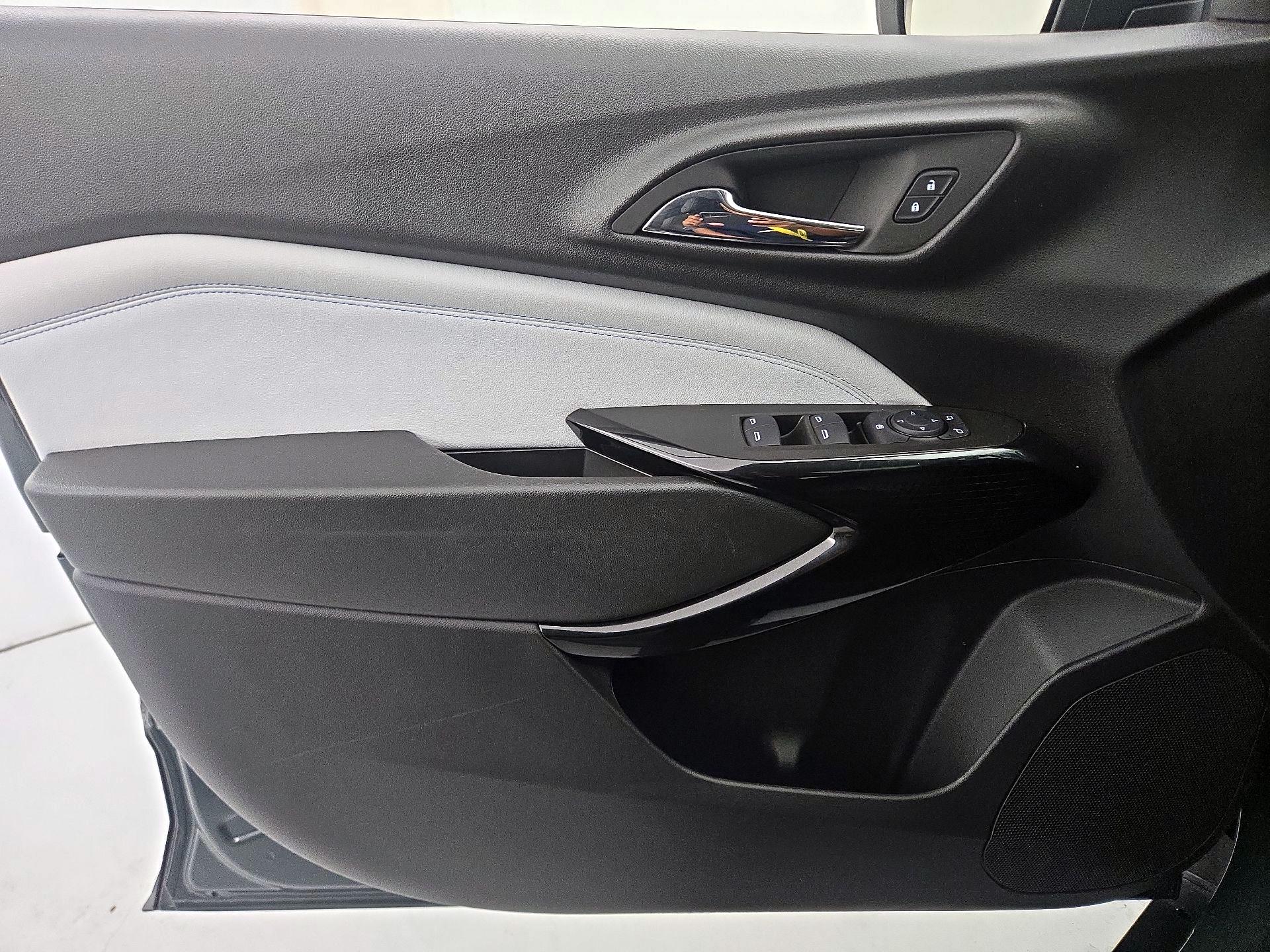 Thumbnail: 2025 Chevrolet Trax - 12