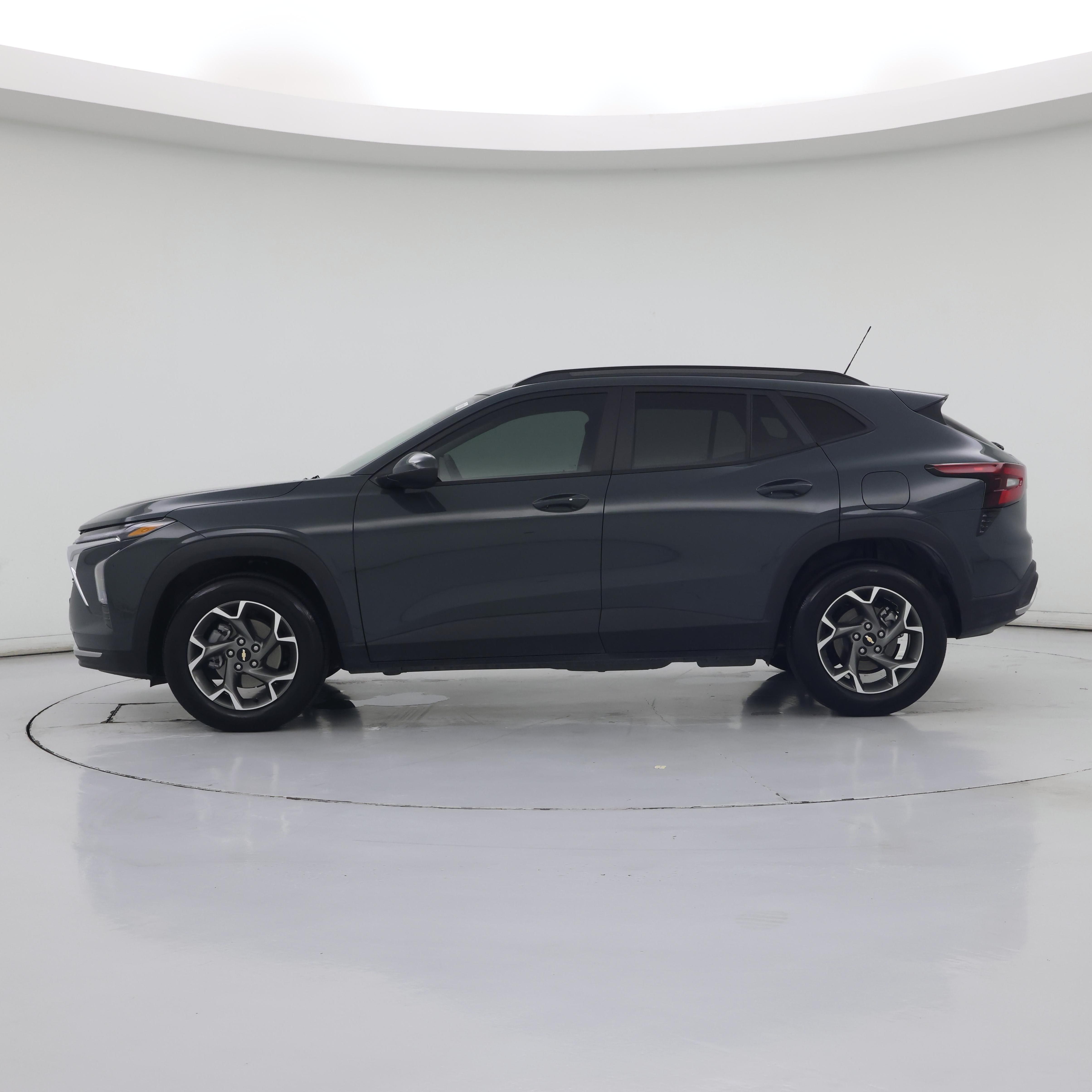 Thumbnail: 2025 Chevrolet Trax - 3
