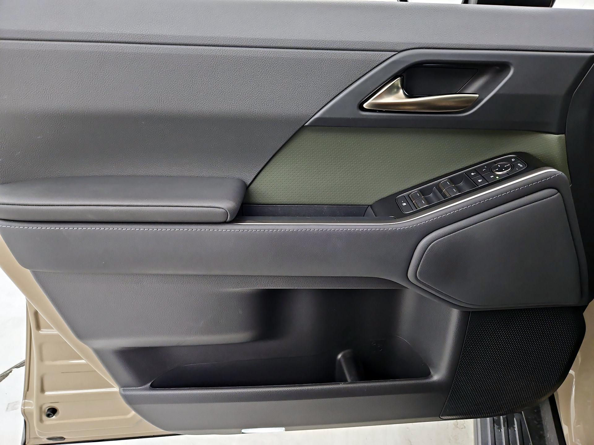 Thumbnail: 2025 Lexus GX - 12