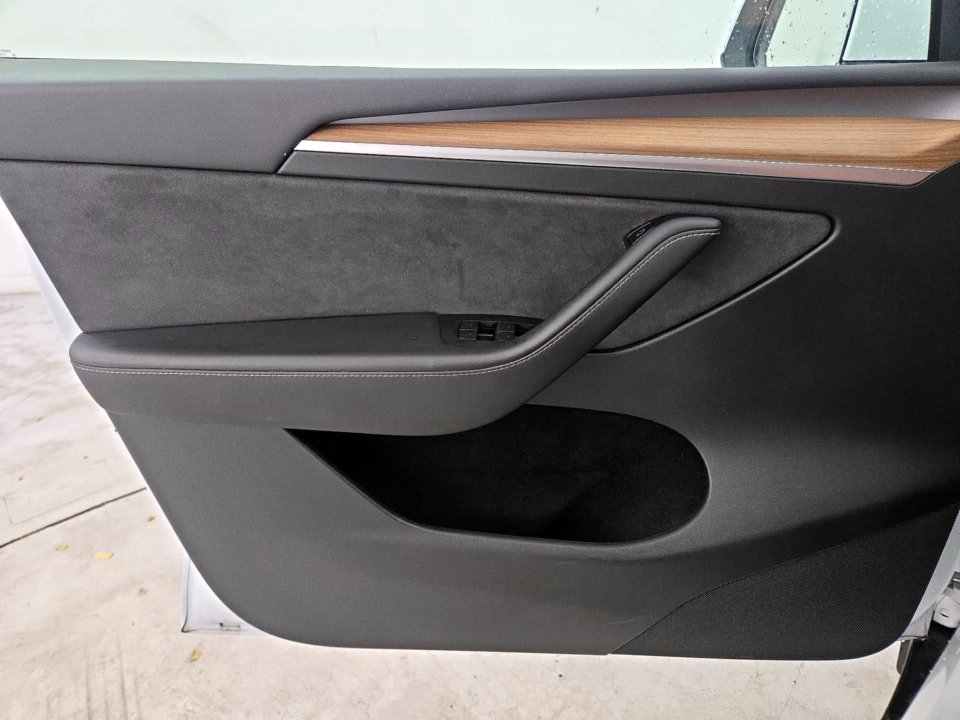 Thumbnail: 2023 Tesla Model Y - 12