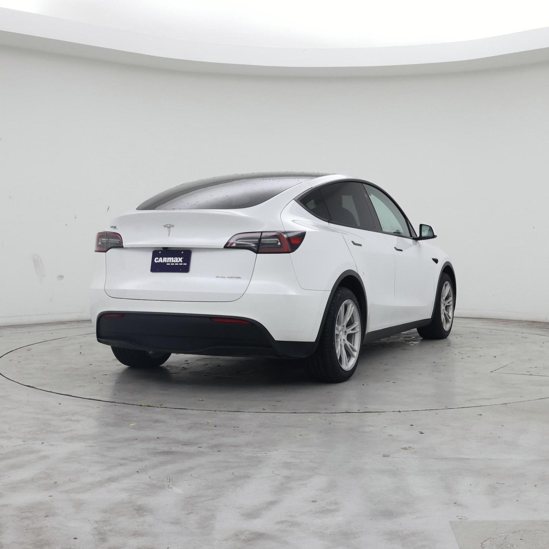 Thumbnail: 2023 Tesla Model Y - 8