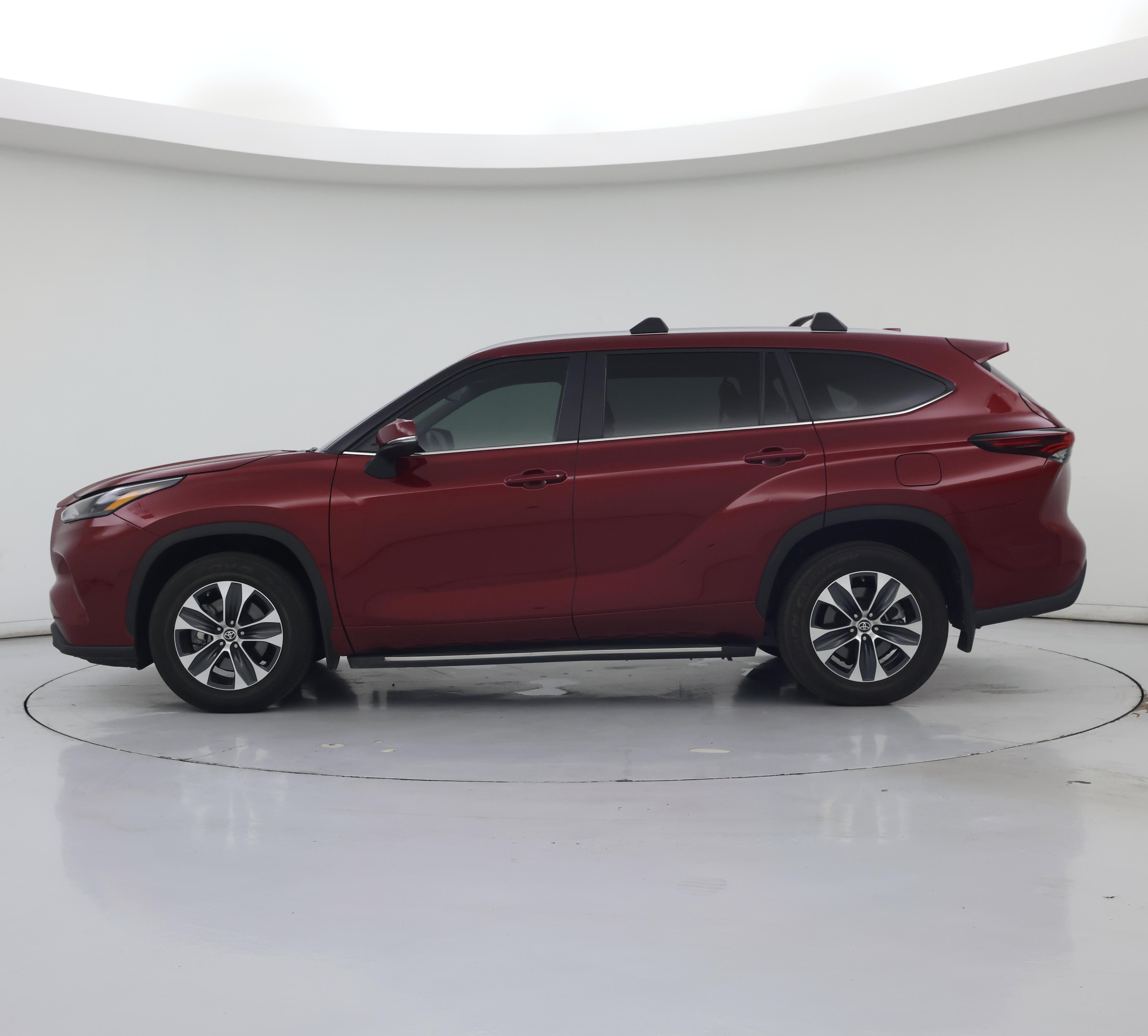 Thumbnail: 2024 Toyota Highlander - 3