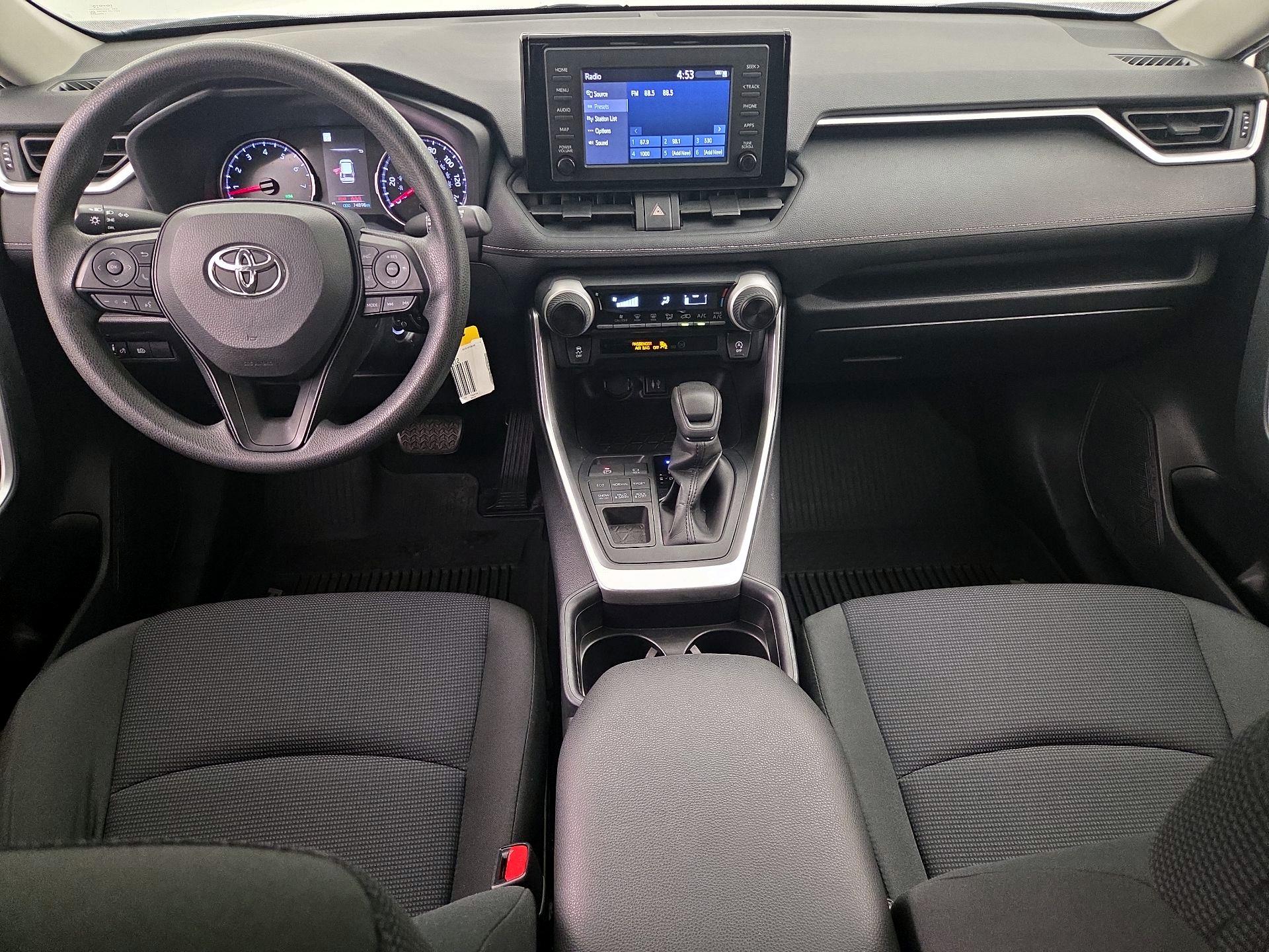 Thumbnail: 2019 Toyota RAV4 - 9