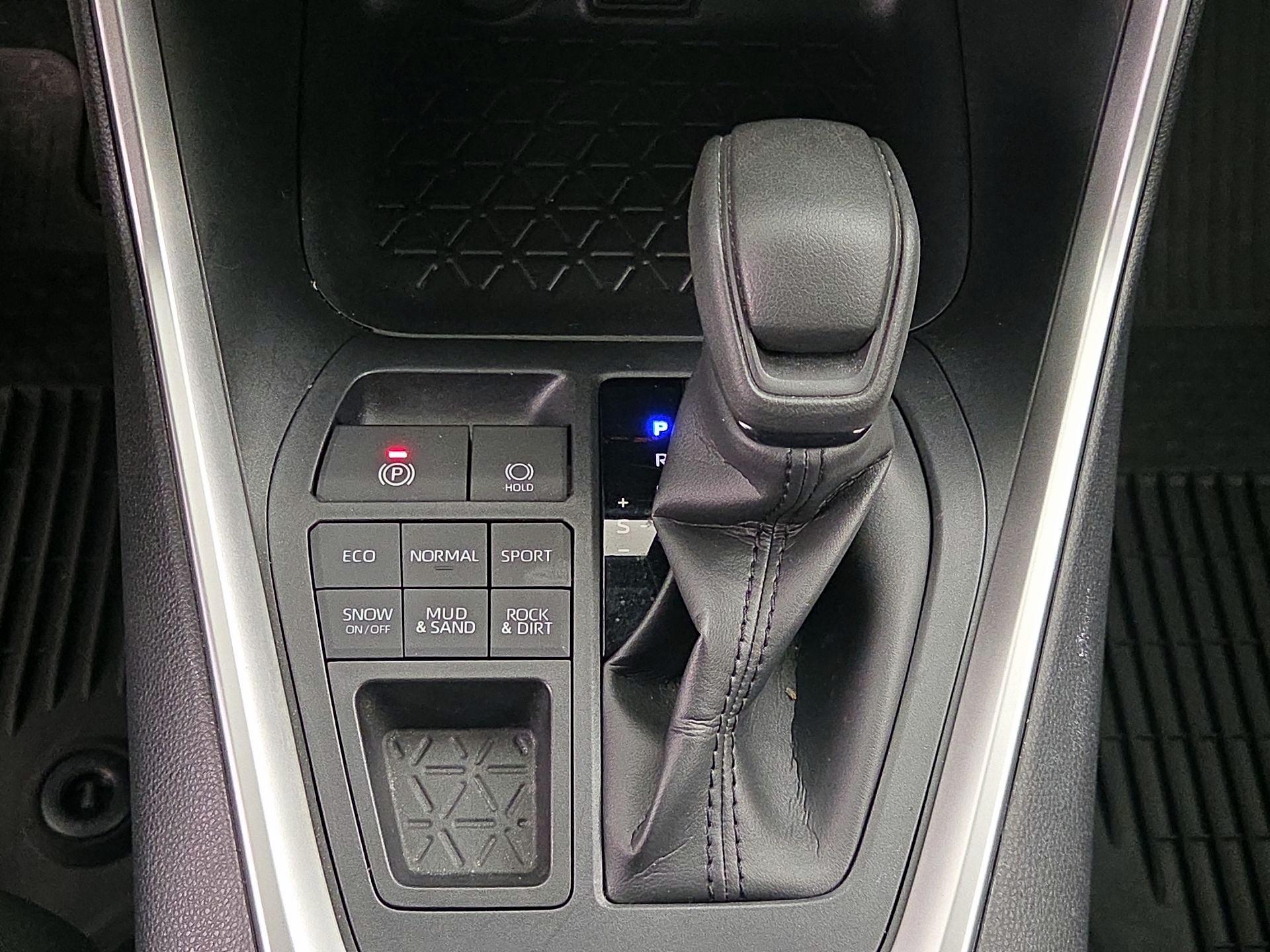 Thumbnail: 2019 Toyota RAV4 - 17