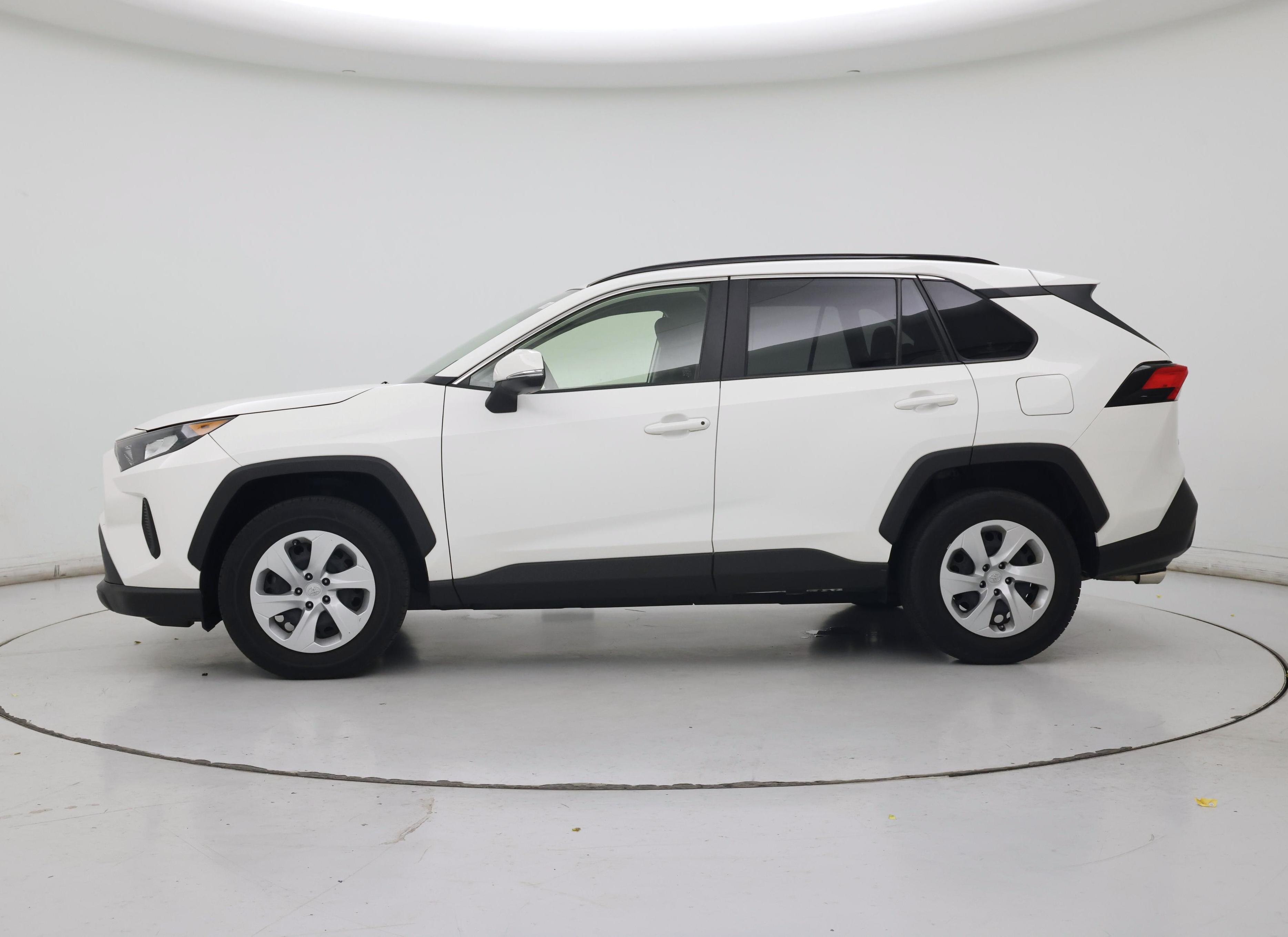 Thumbnail: 2019 Toyota RAV4 - 3