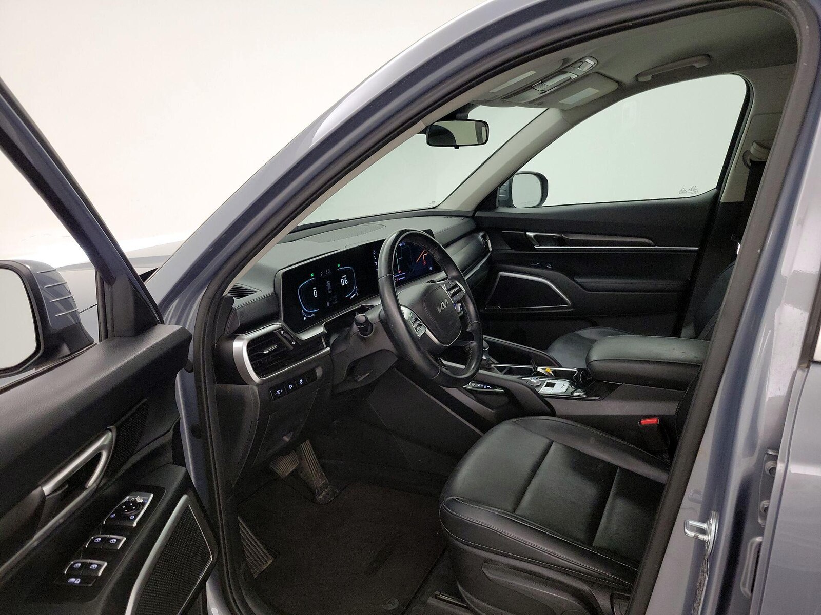 Side Airbags & Leatherette Seats