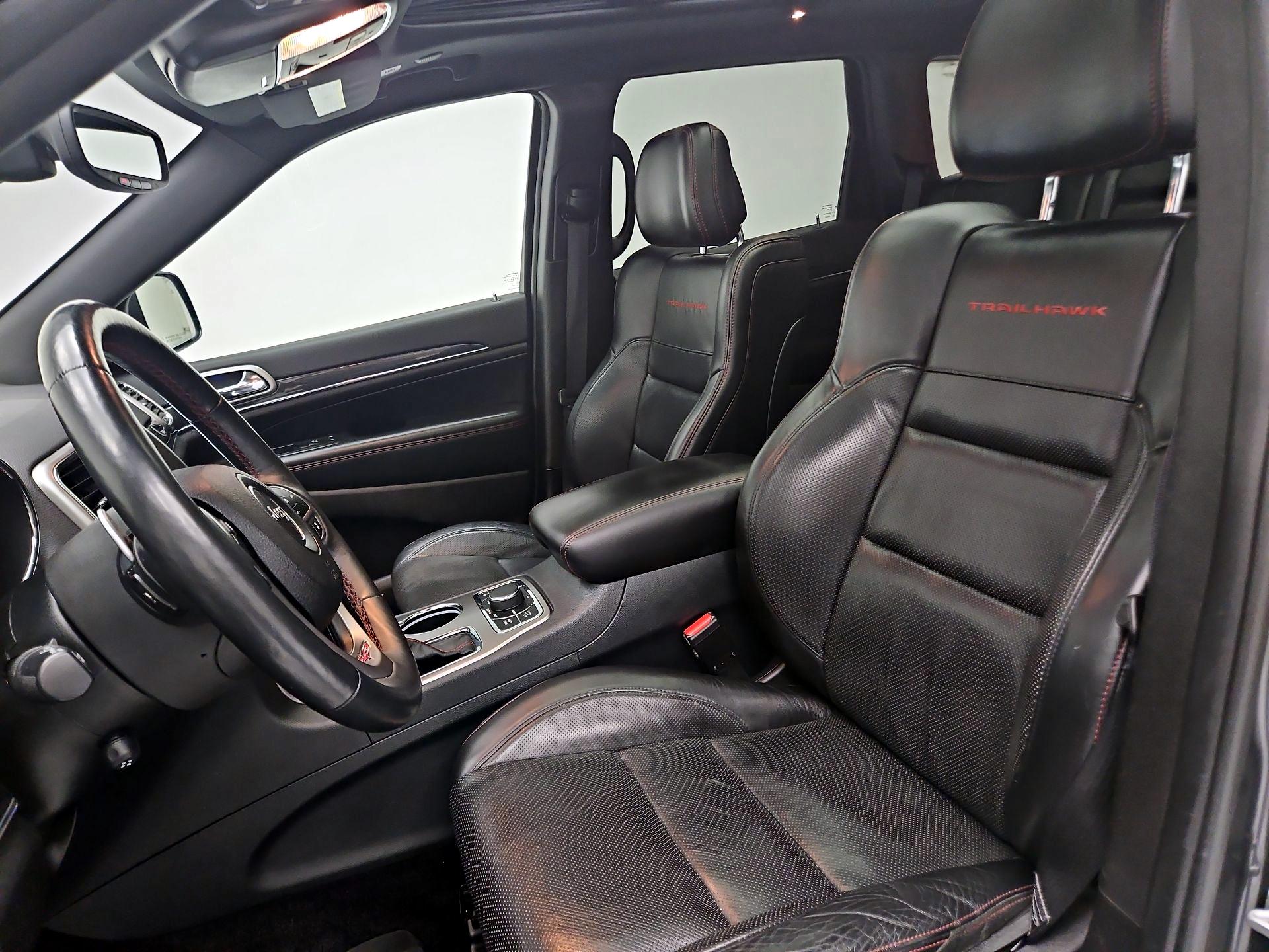 Thumbnail: 2018 Jeep Grand Cherokee - 11