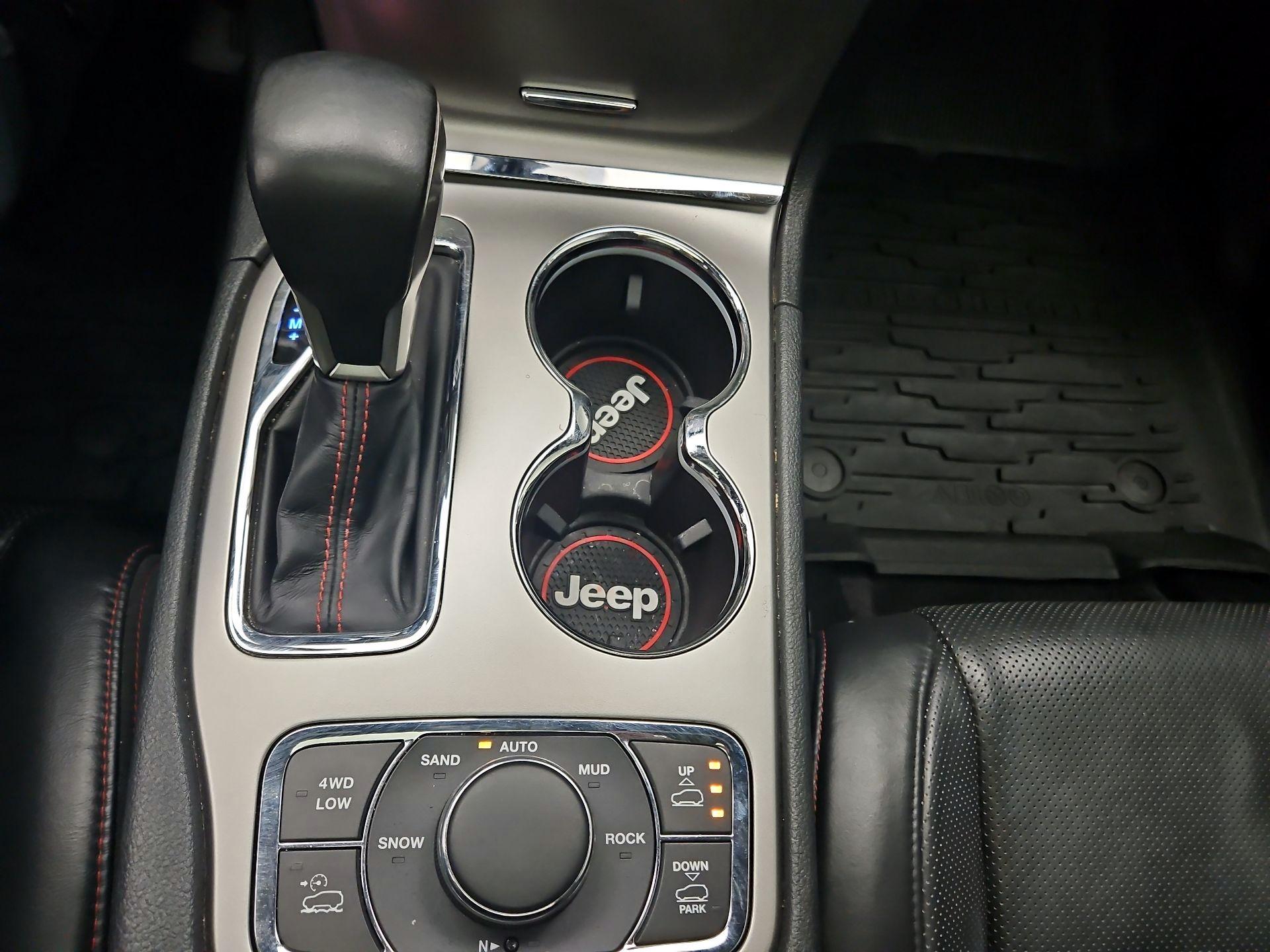Thumbnail: 2018 Jeep Grand Cherokee - 18