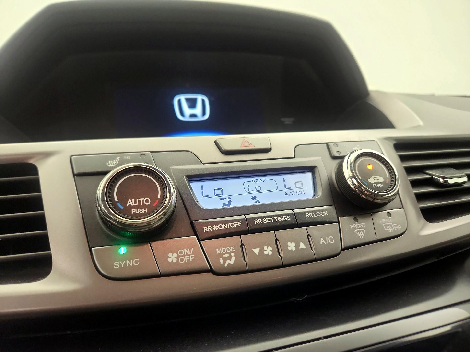 Thumbnail: 2015 Honda Odyssey - 17