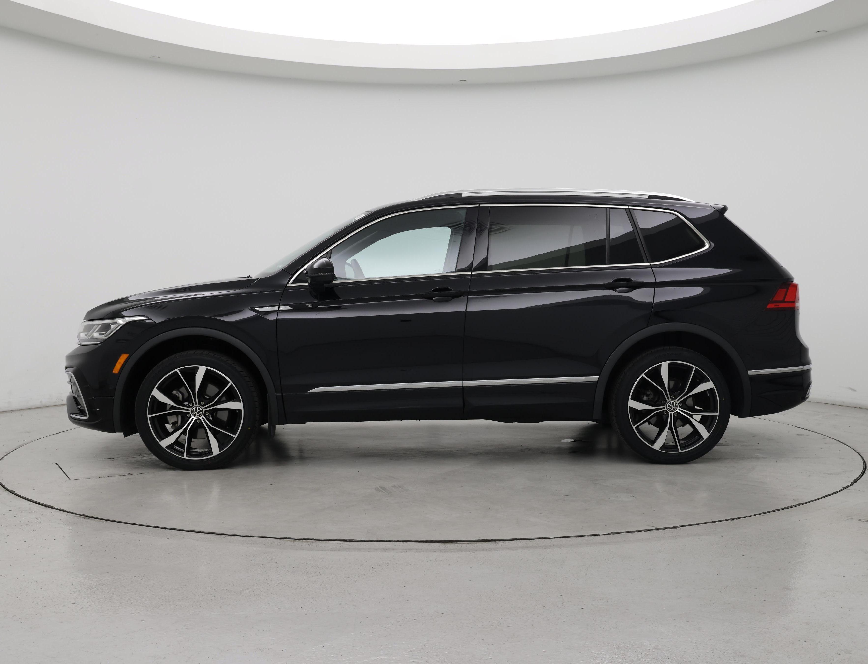 Thumbnail: 2022 Volkswagen Tiguan - 3