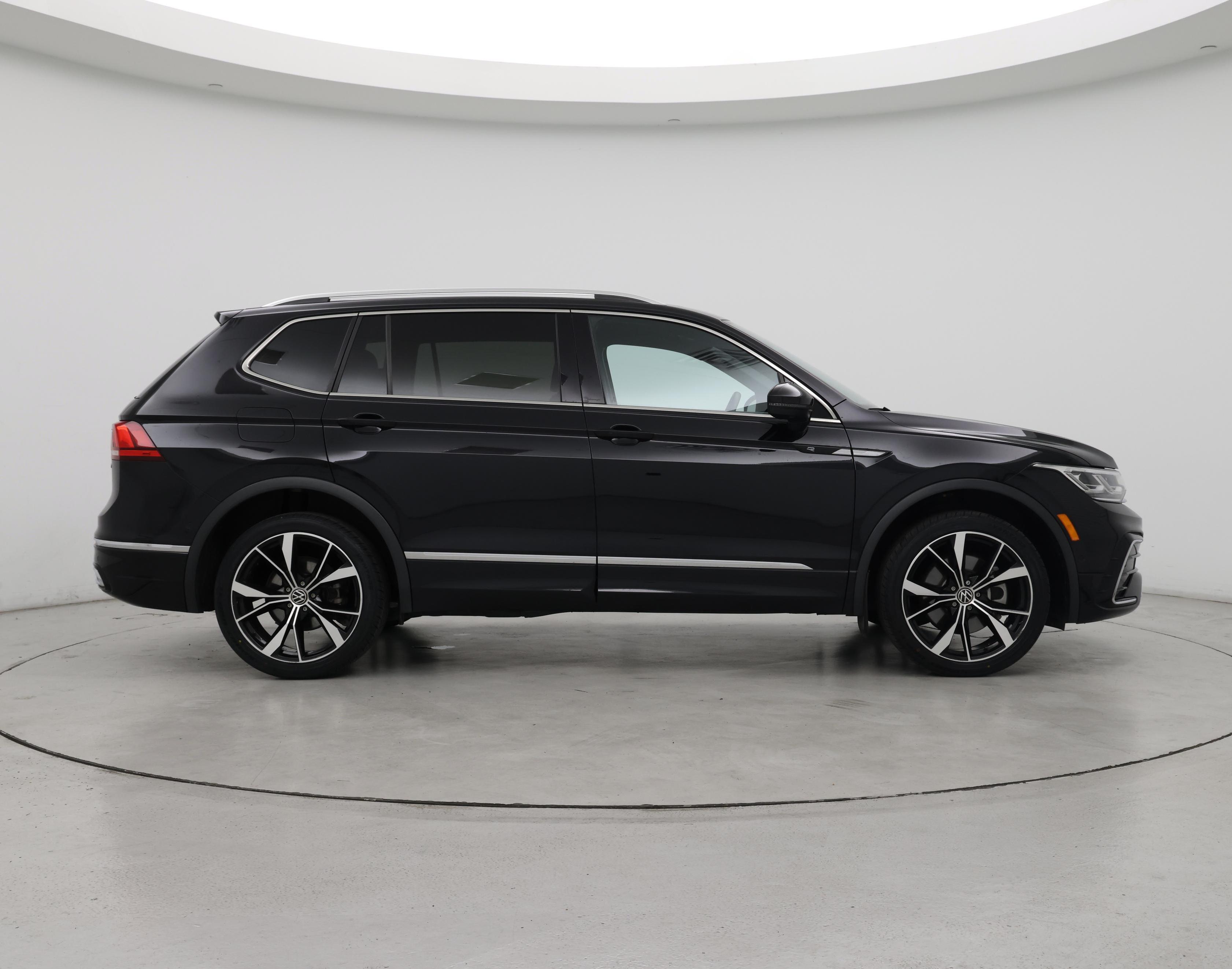 Thumbnail: 2022 Volkswagen Tiguan - 7