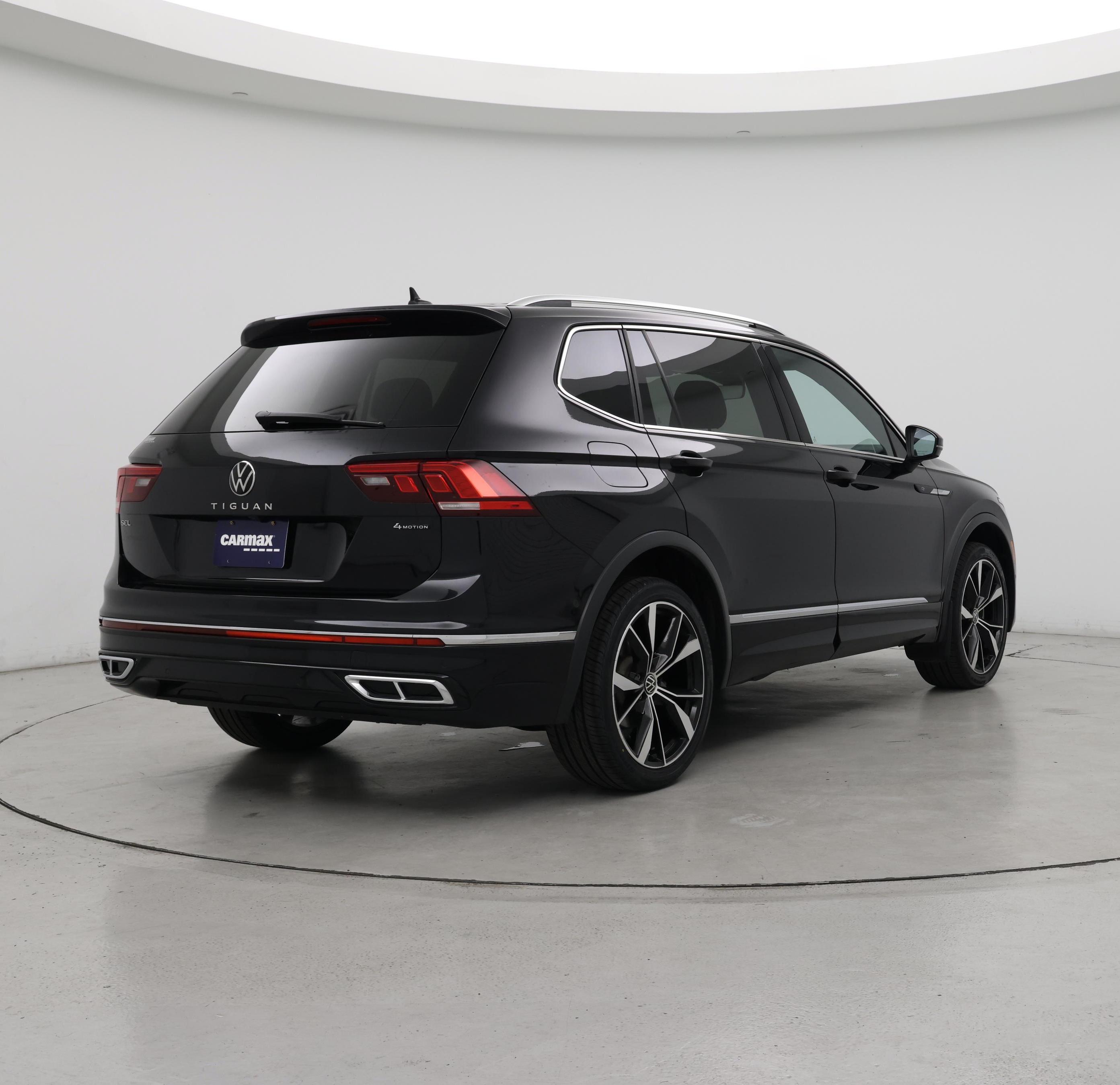Thumbnail: 2022 Volkswagen Tiguan - 8