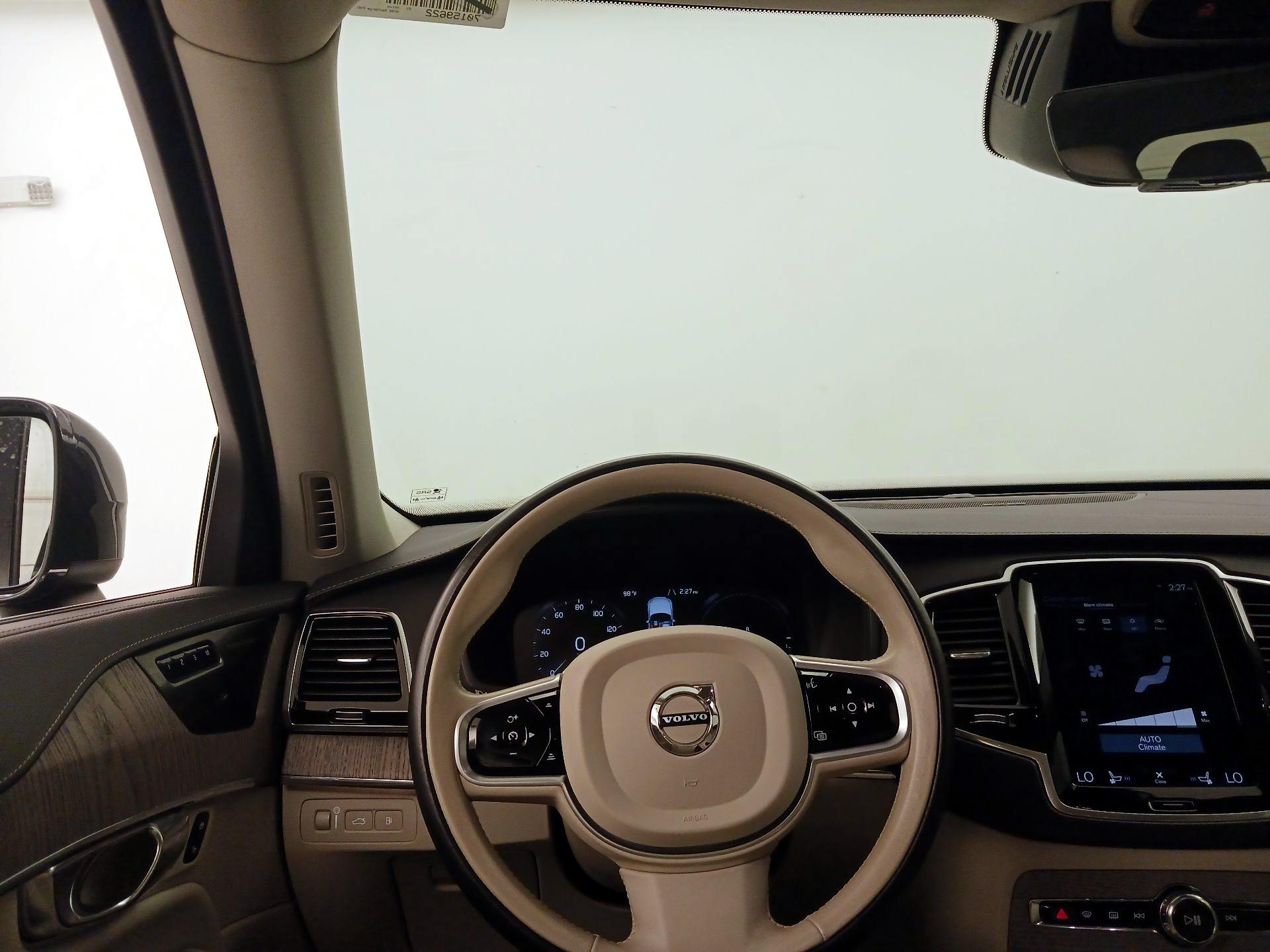 Thumbnail: 2021 Volvo XC90 - 10