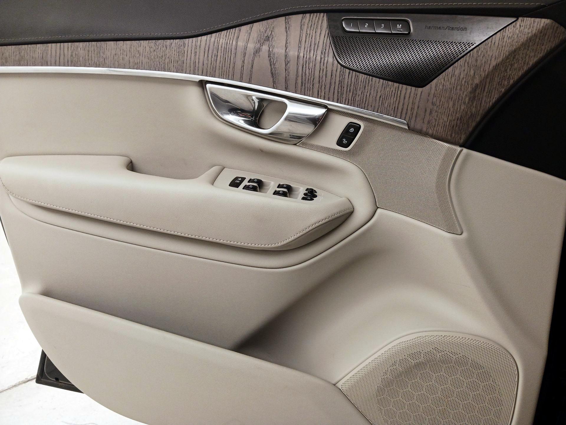 Thumbnail: 2021 Volvo XC90 - 12