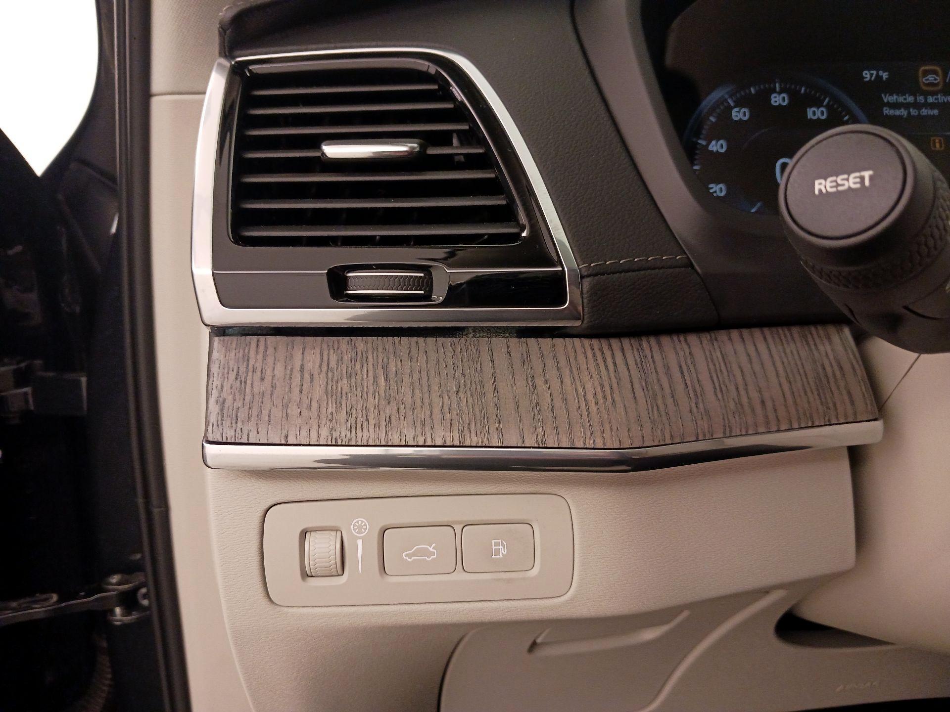 Thumbnail: 2021 Volvo XC90 - 13