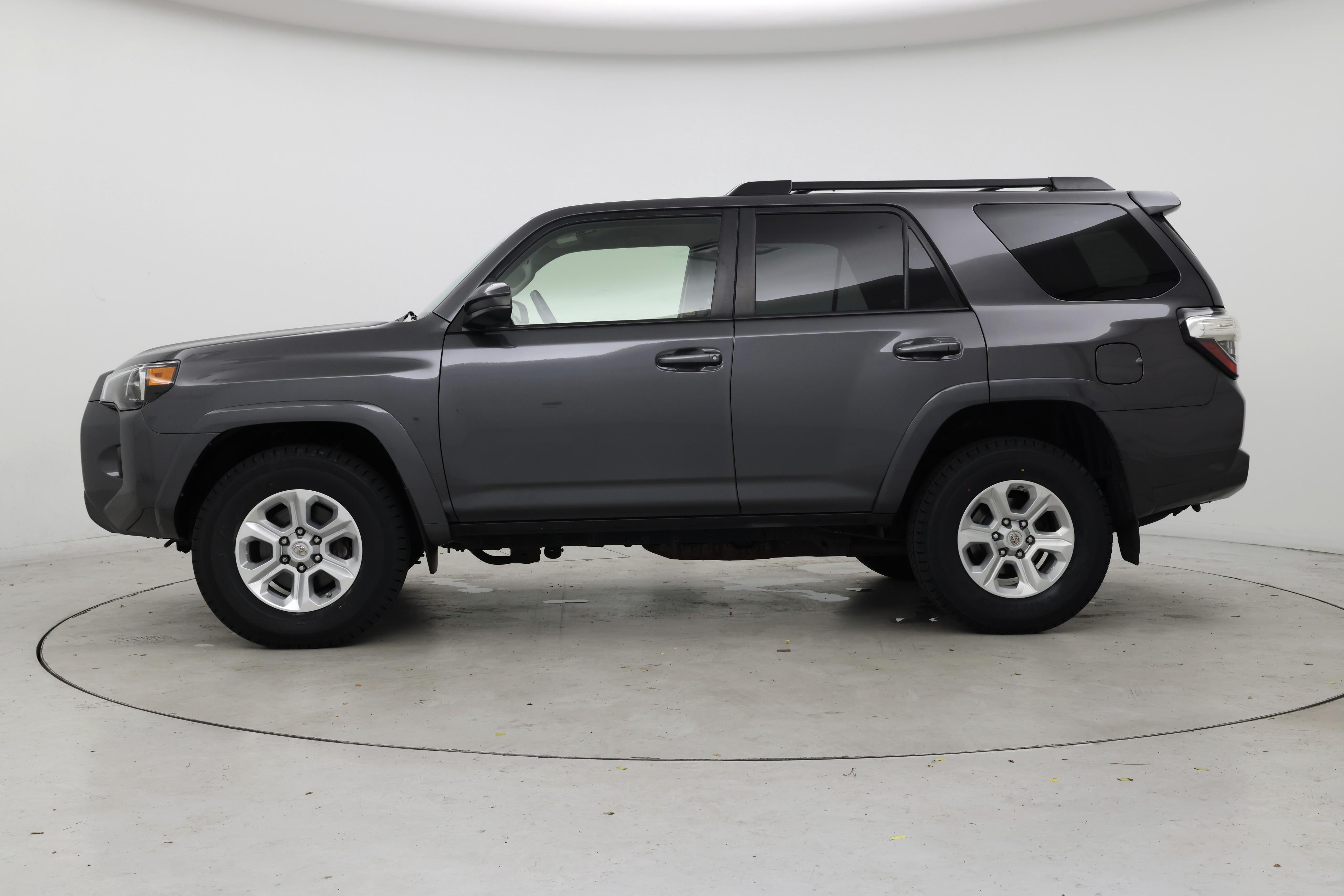 Thumbnail: 2018 Toyota 4Runner - 3