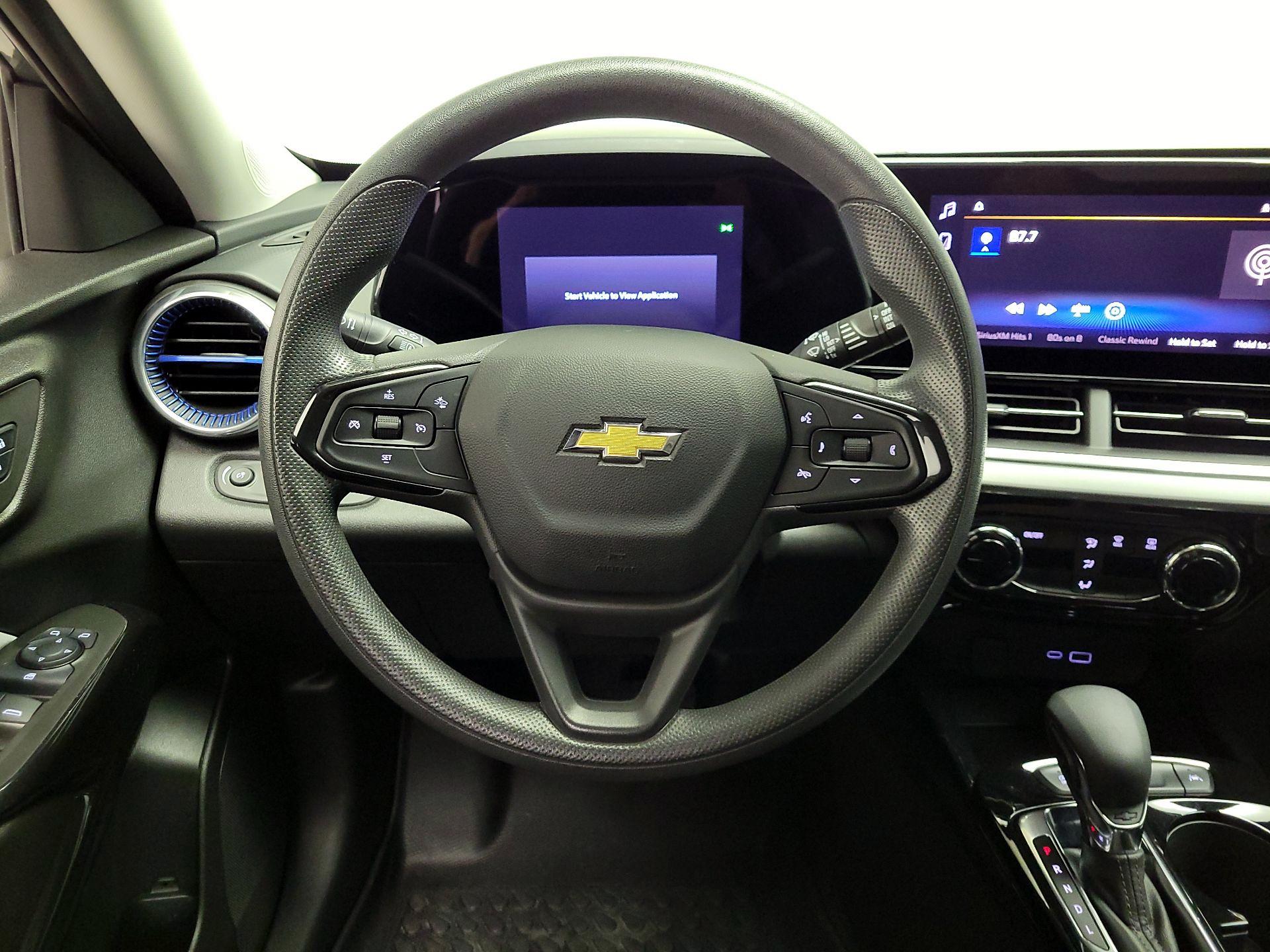 Thumbnail: 2025 Chevrolet Trax - 10