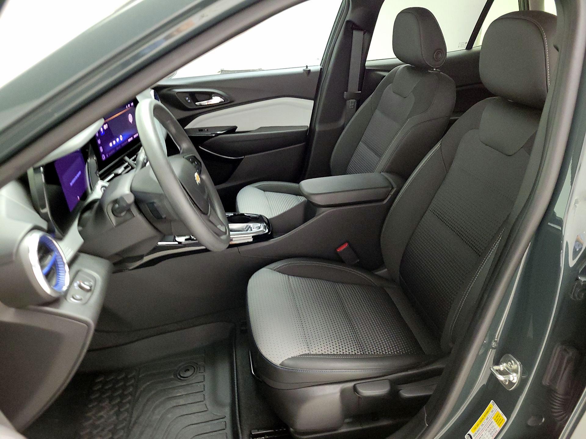 Thumbnail: 2025 Chevrolet Trax - 11