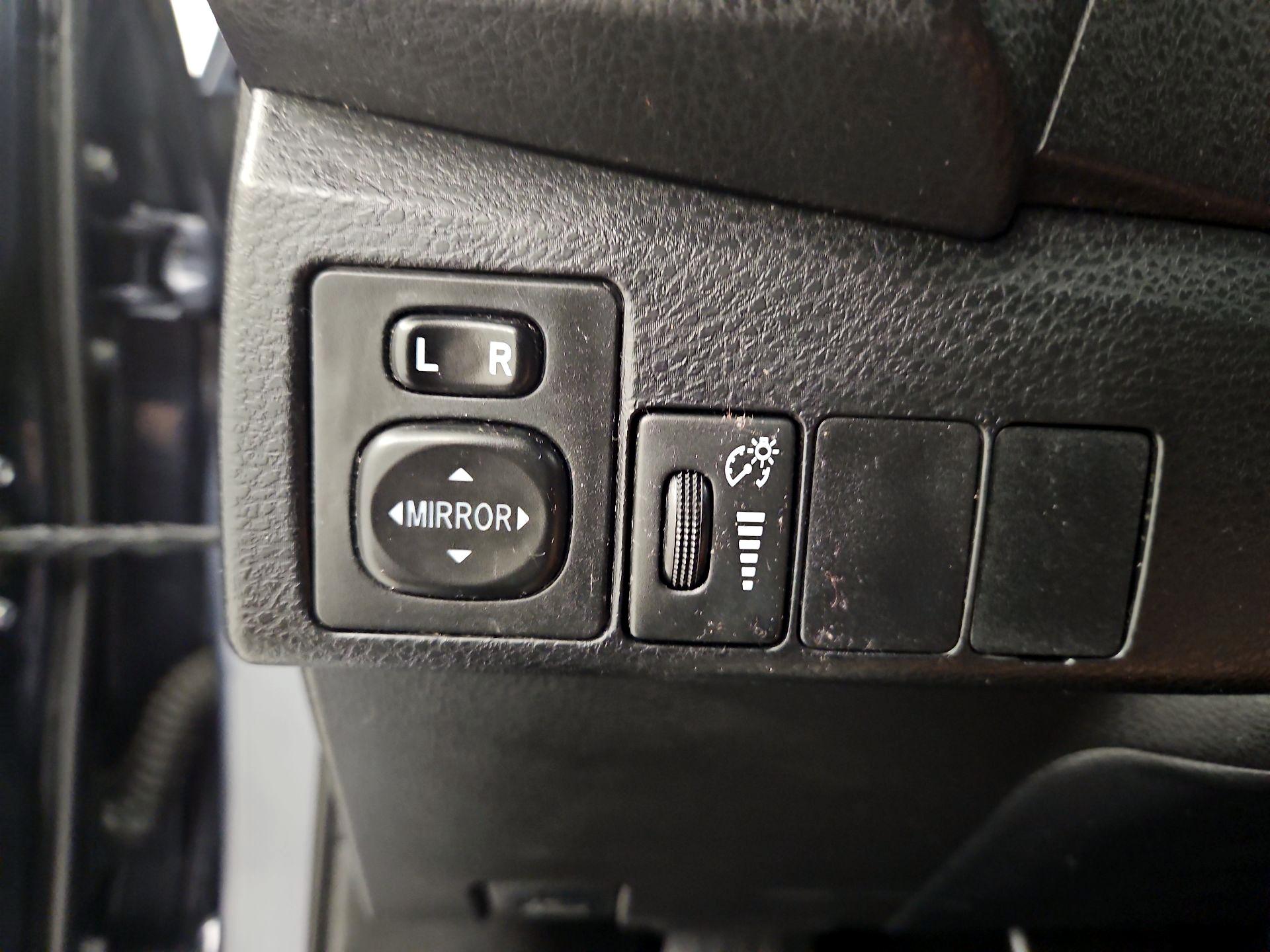 Thumbnail: 2016 Toyota Corolla - 13