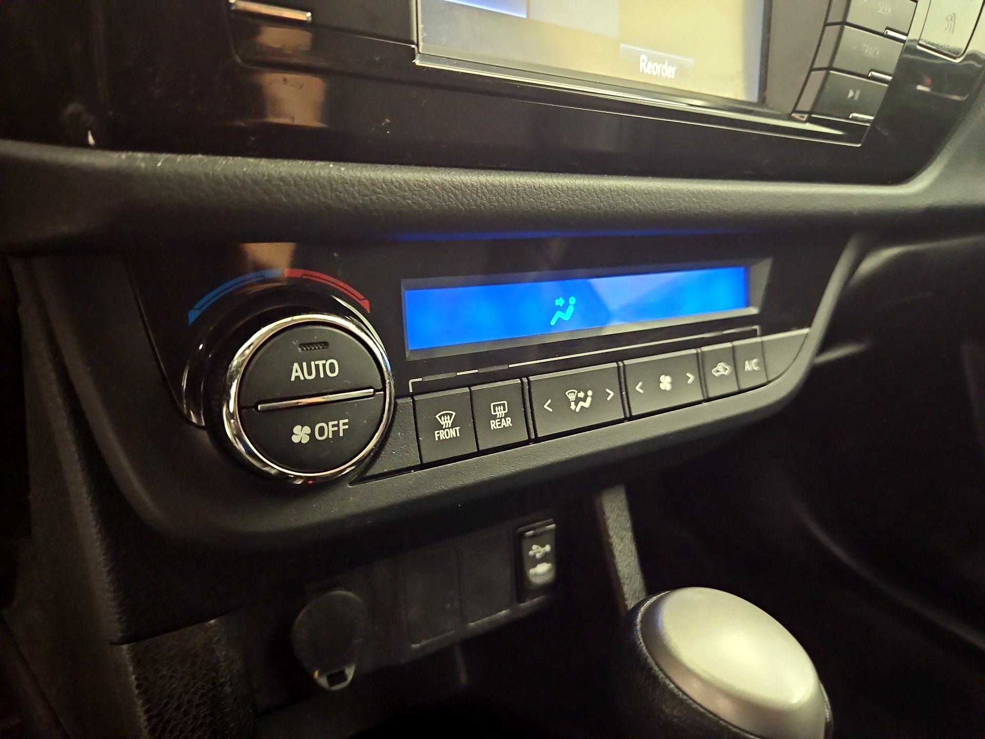 Thumbnail: 2016 Toyota Corolla - 16