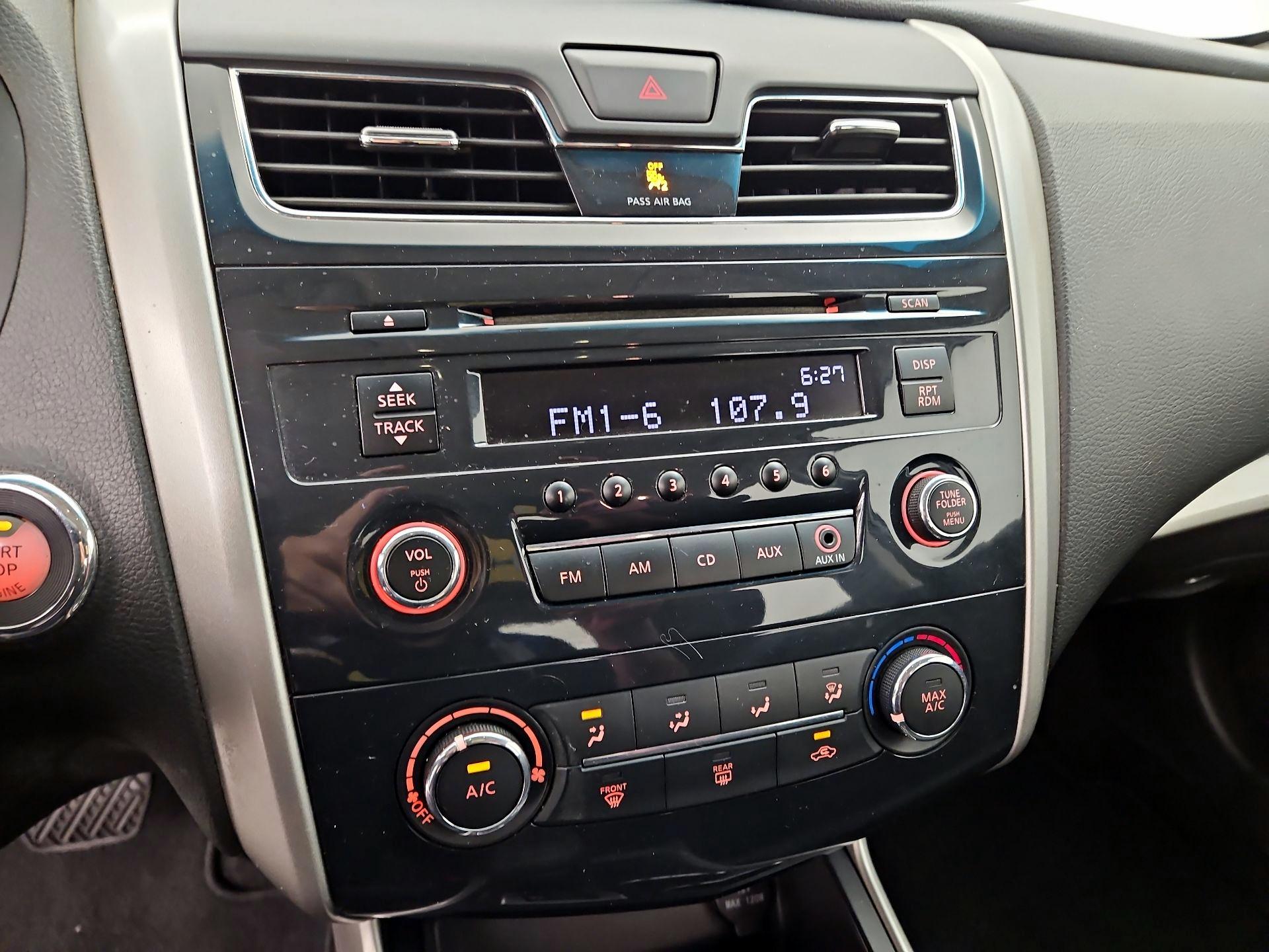 Thumbnail: 2015 Nissan Altima - 14